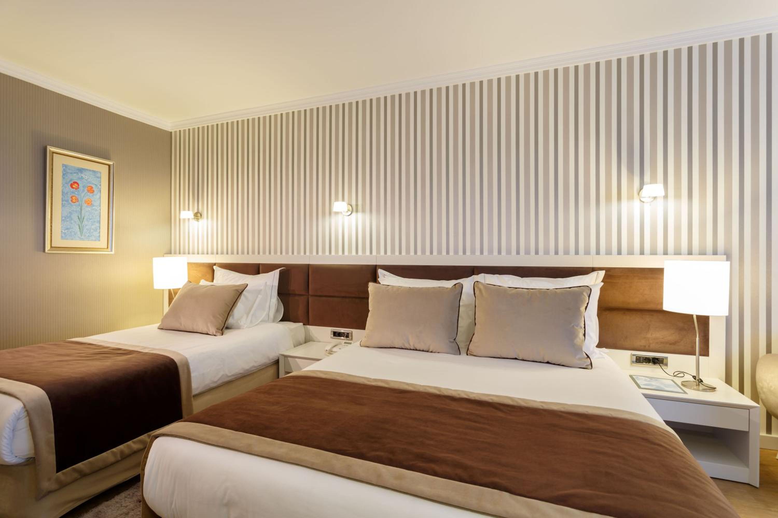Family Triple Room with City View photo 1