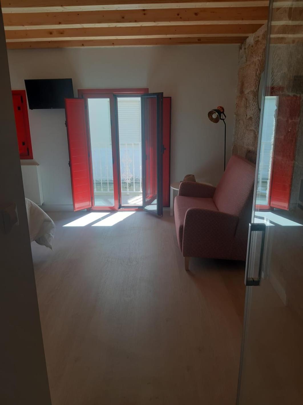 Deluxe Double Room with Balcony photo 2