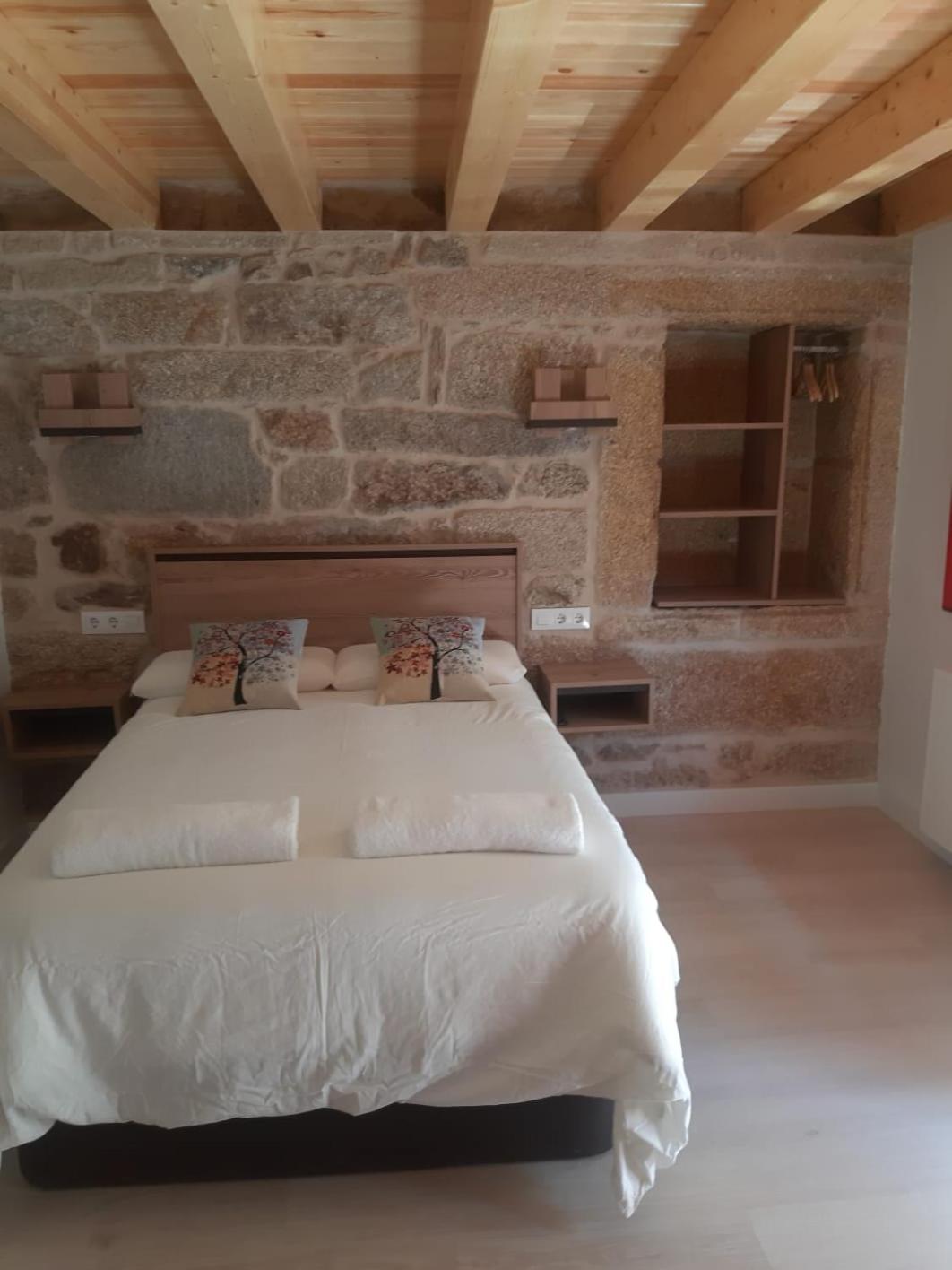 Deluxe Double Room with Balcony photo 3