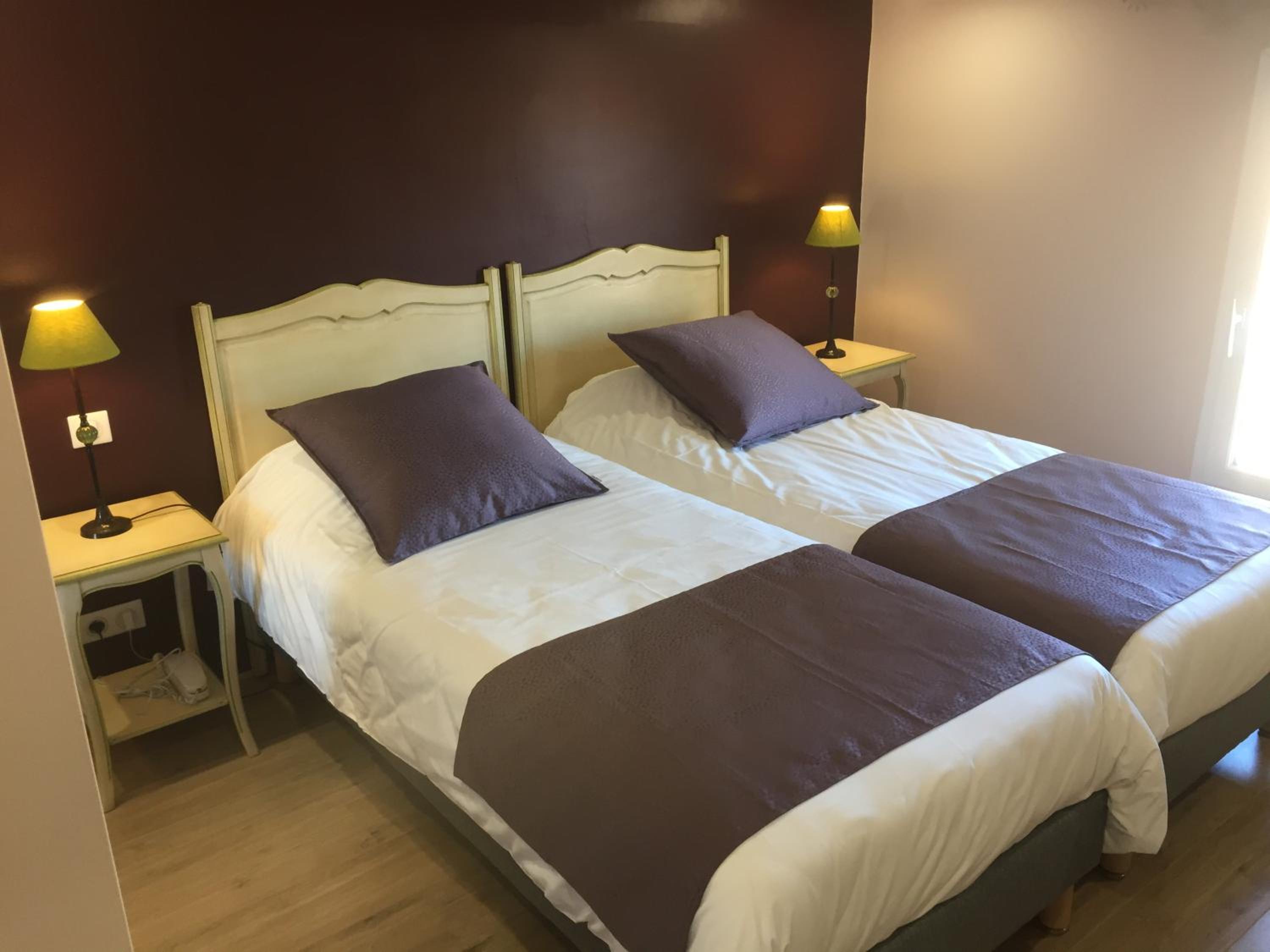 Twin Room - Photo 4