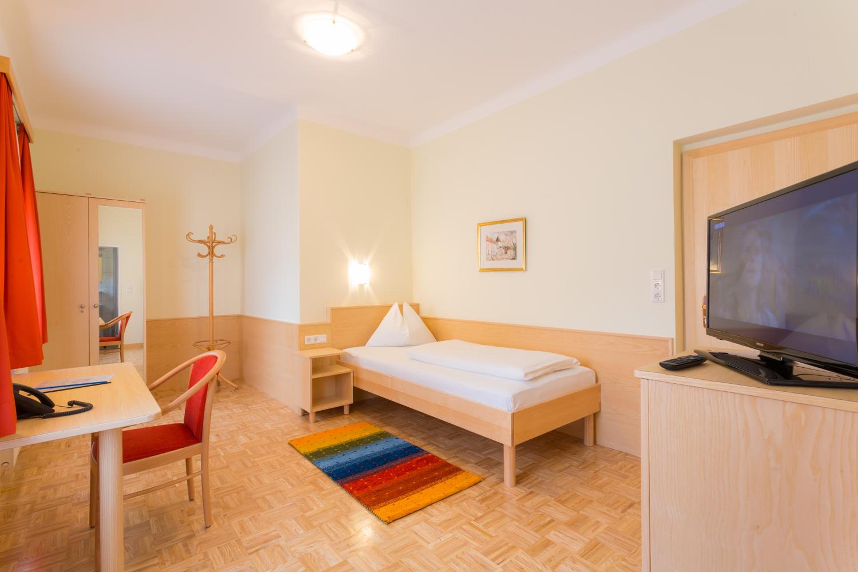 Standard Single Room with Shower