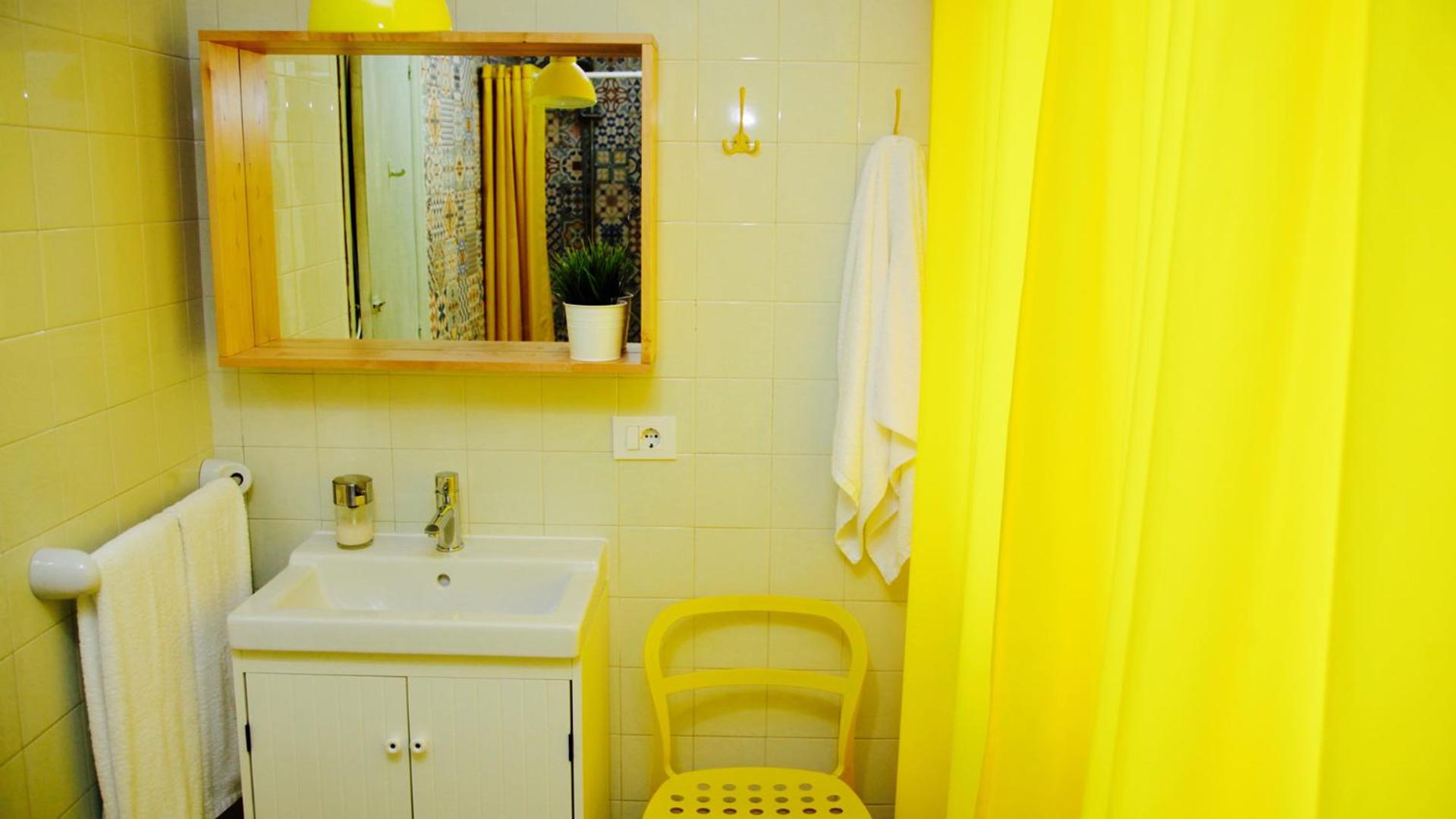 Twin Room with Shared Bathroom photo 3
