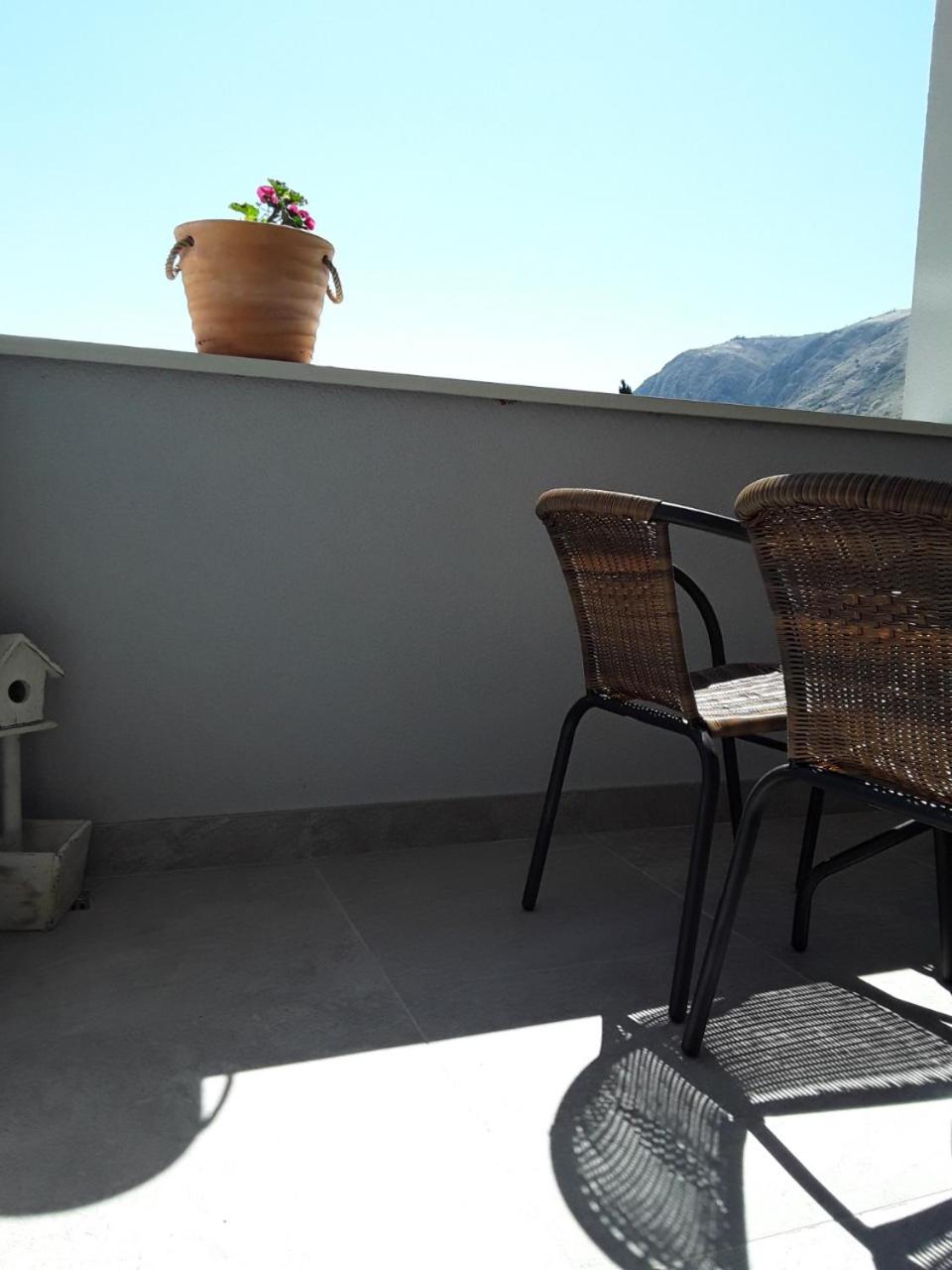 Apartment with Balcony photo 3