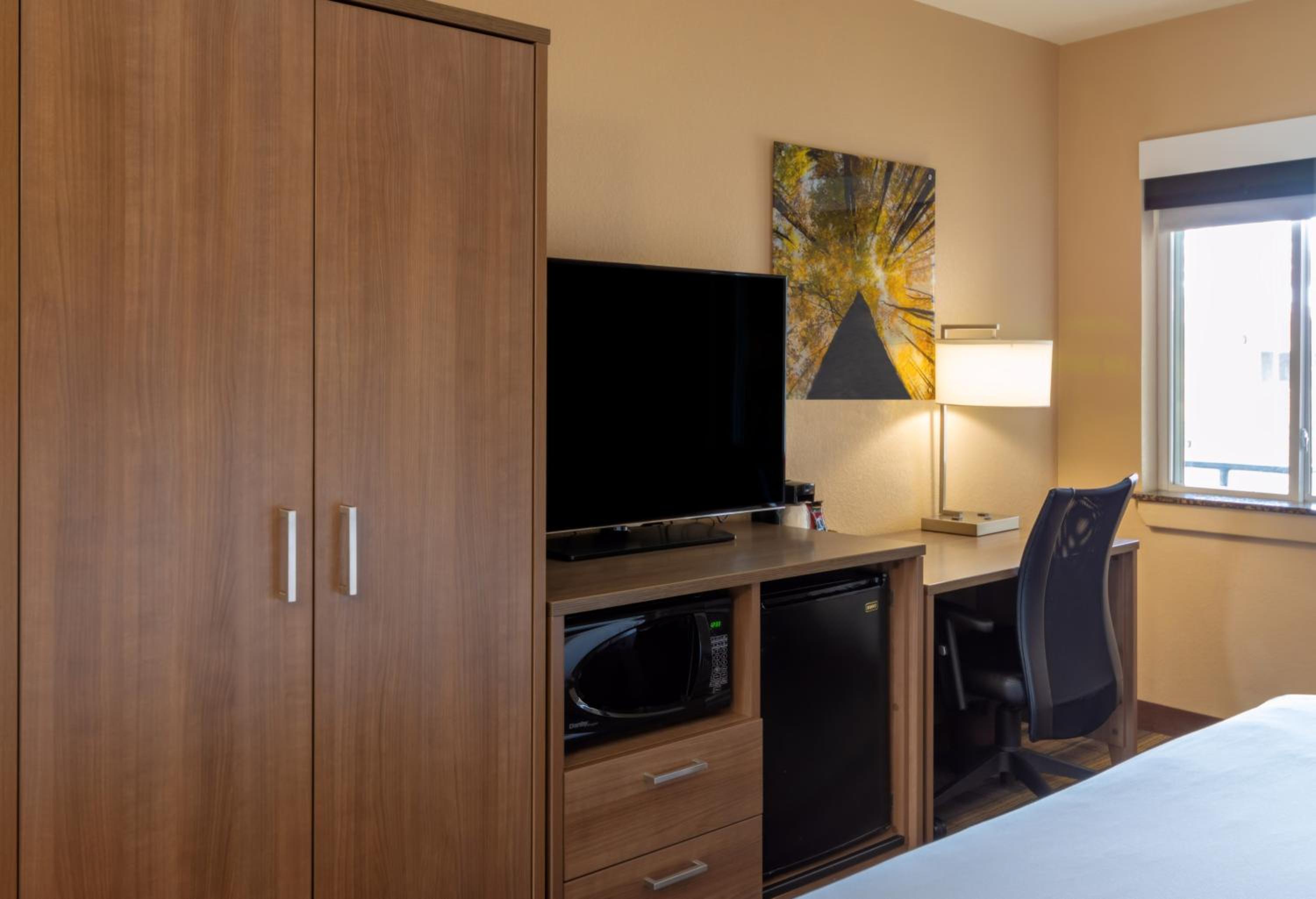 King Room - Disability Access photo 2
