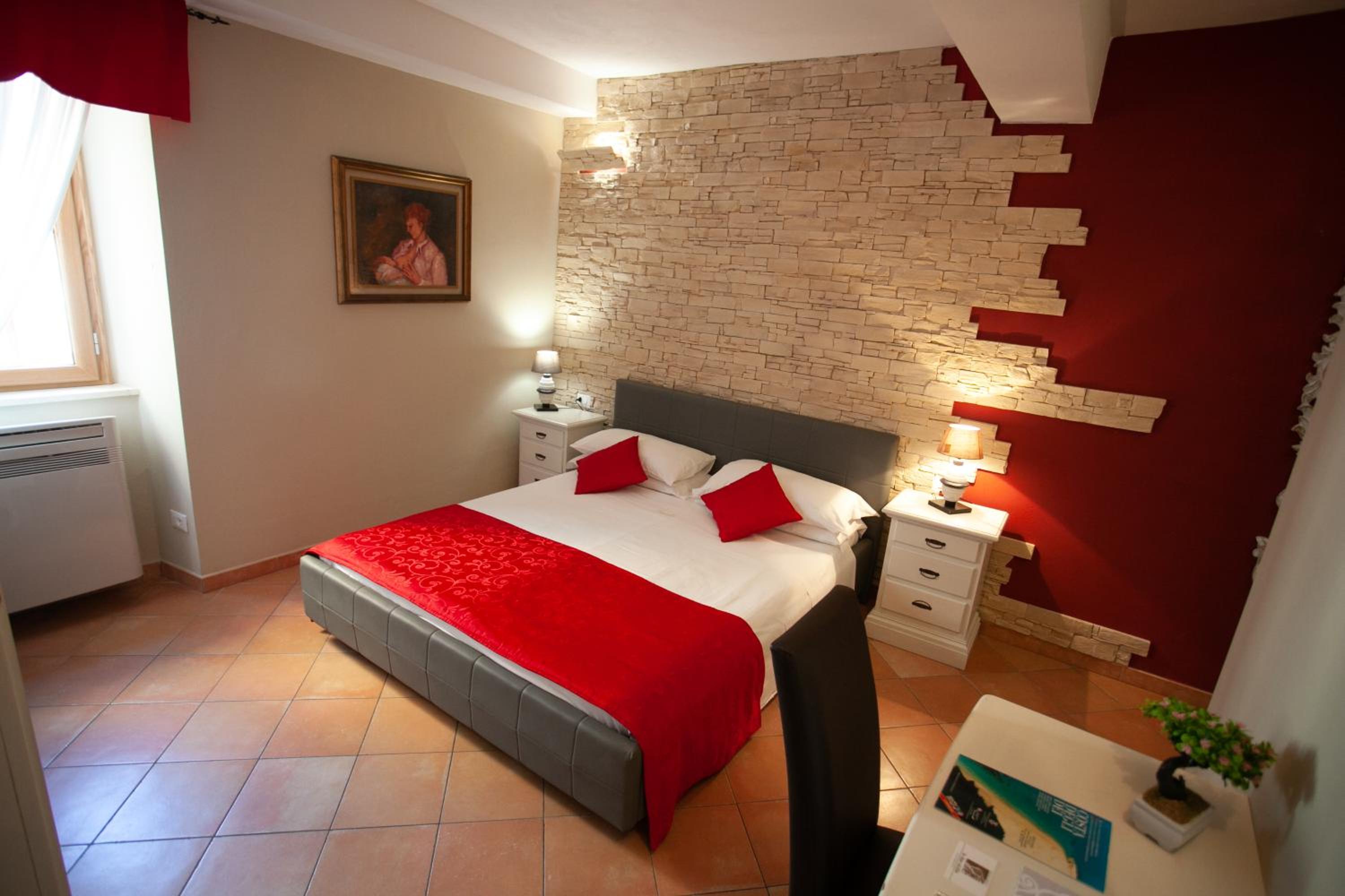 Large Double Room photo 2