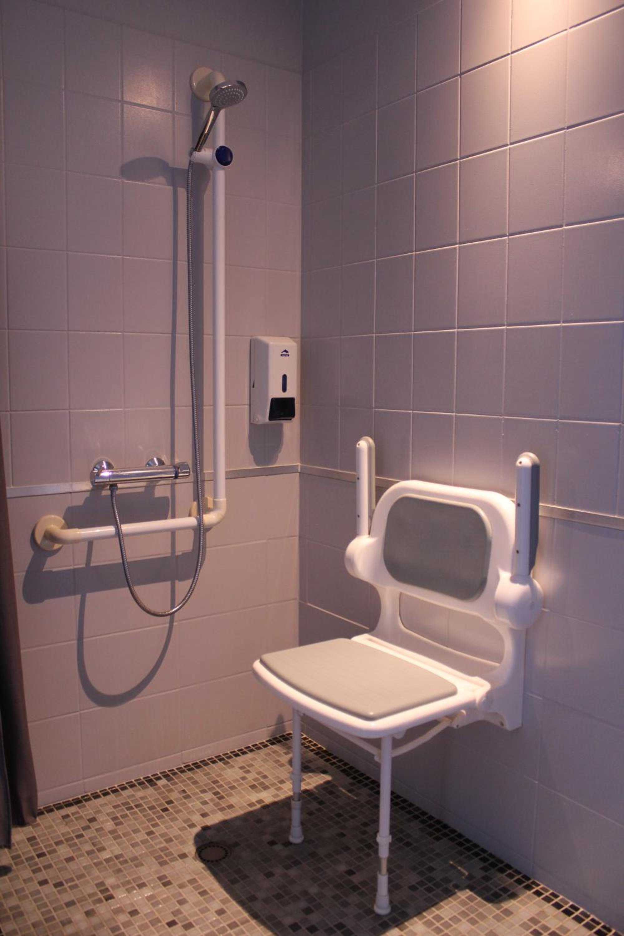 Double Room - Disability Access - Photo 5