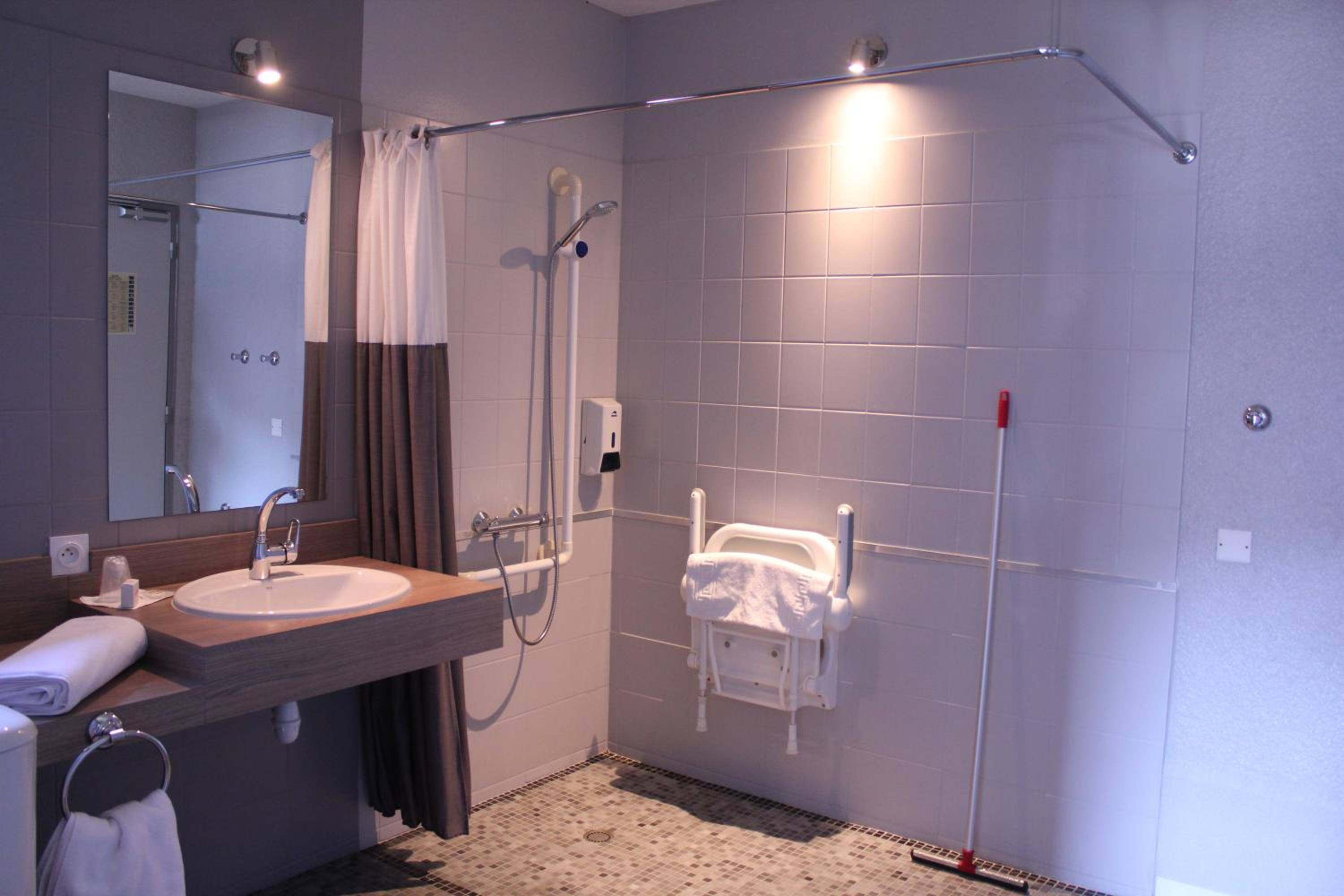 Double Room - Disability Access - Photo 6