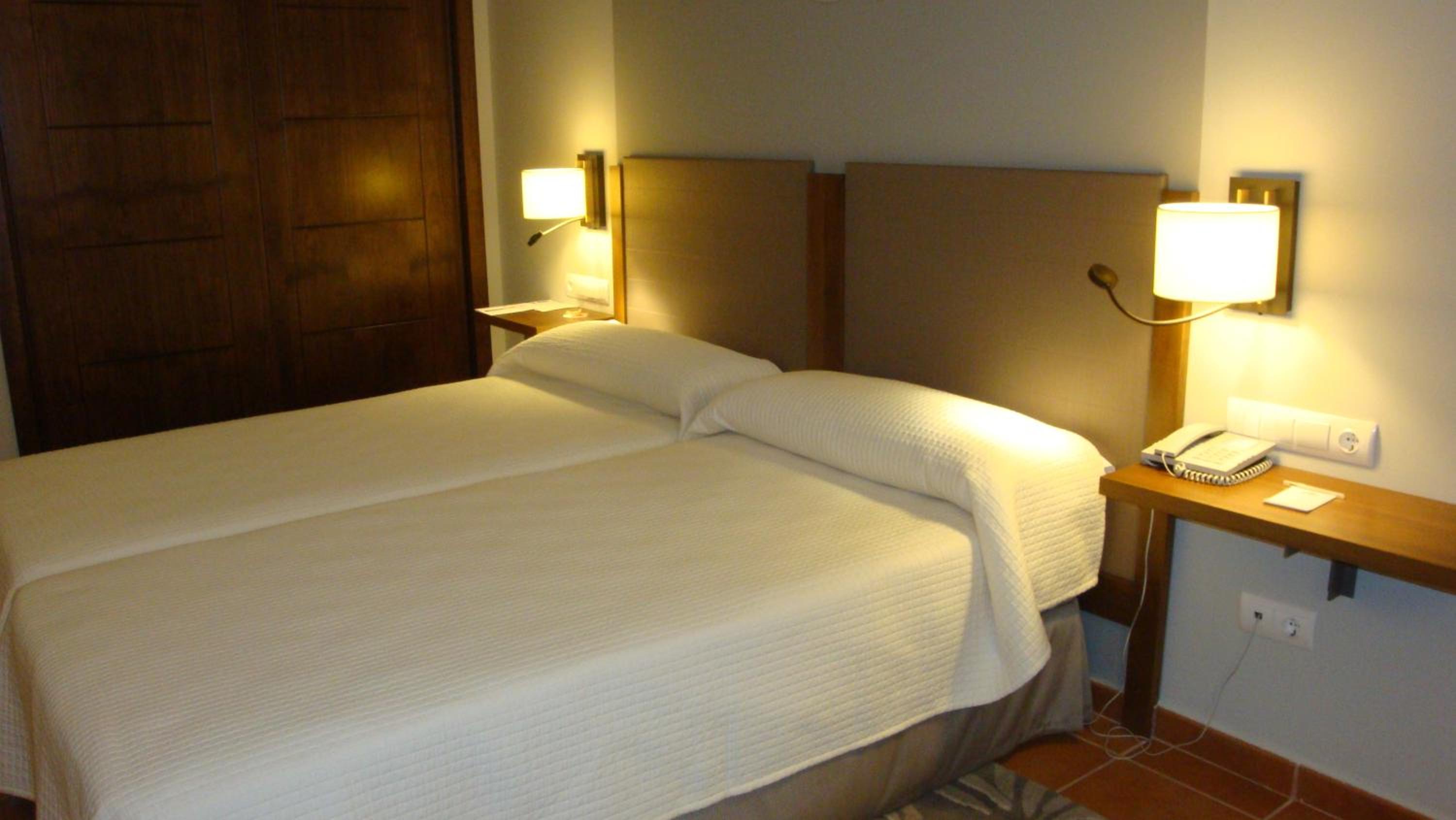 Habitación Doble (2 Adultos + 1 Niño)