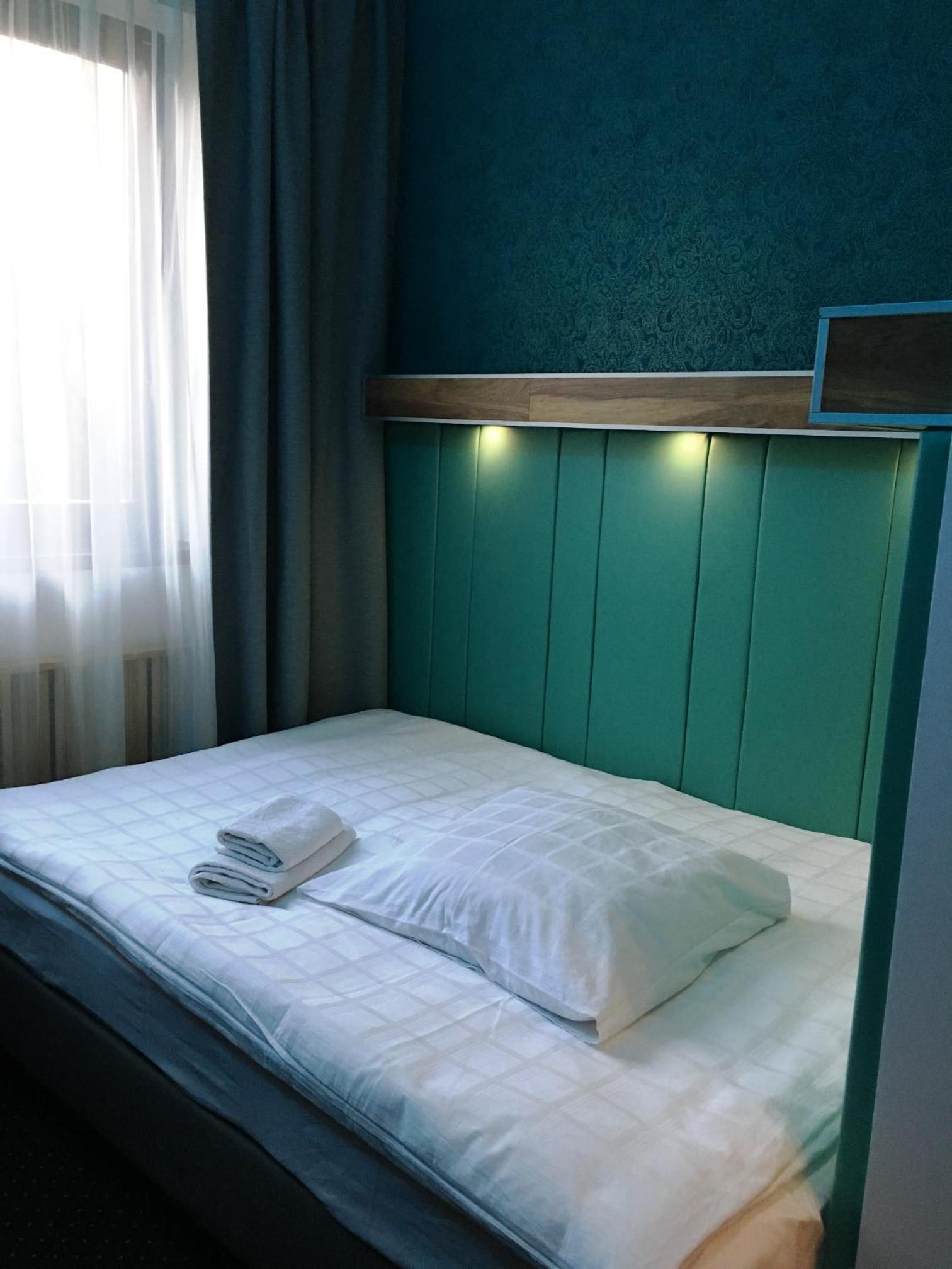 Double Room with Private Bathroom - Photo 3