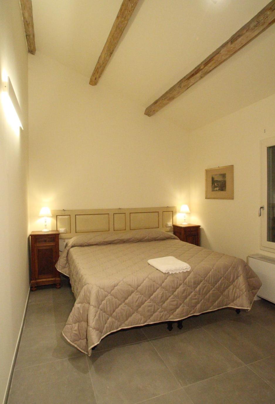 Double or Twin Room - Photo 4