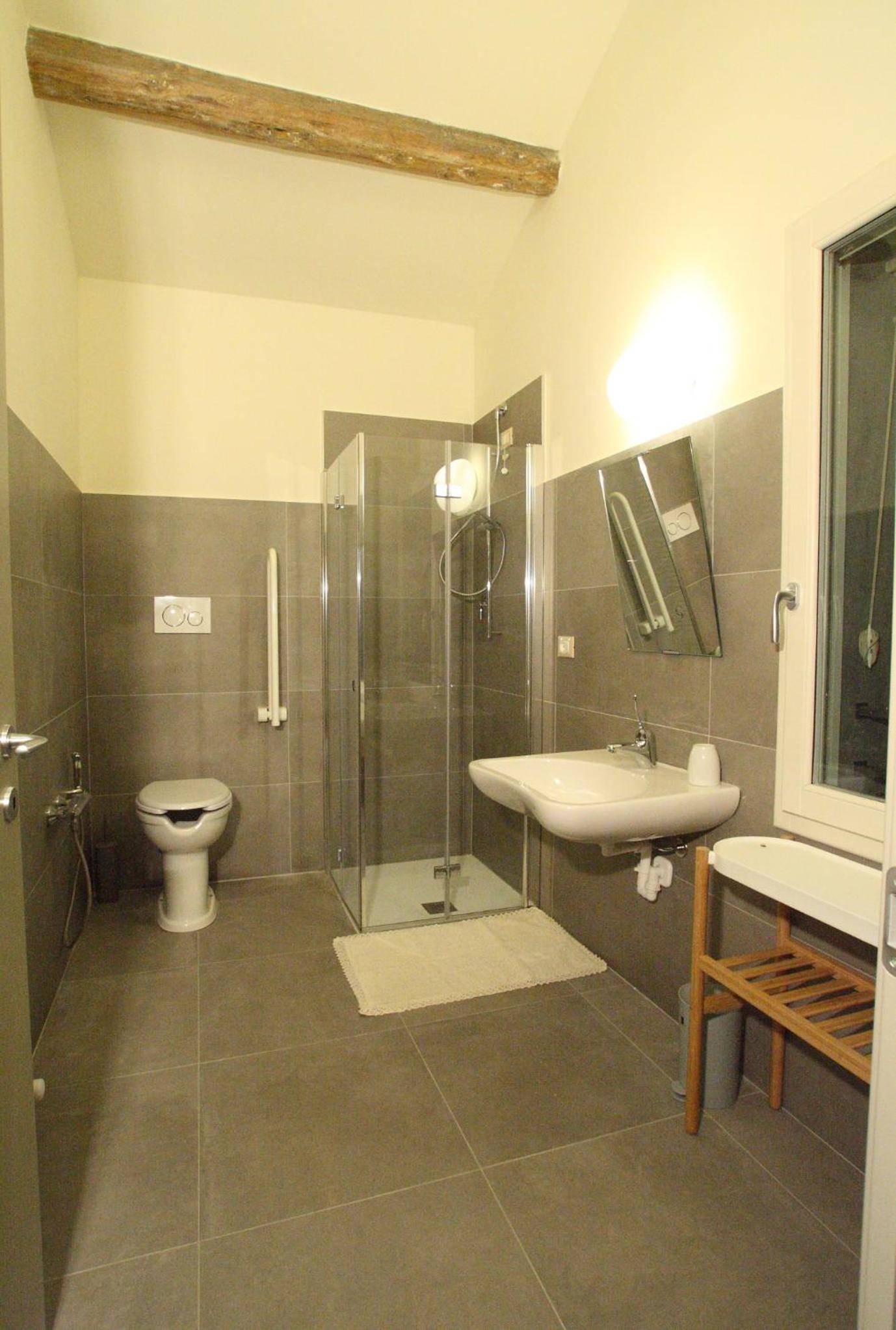 Triple Room - Disability Access - Photo 3