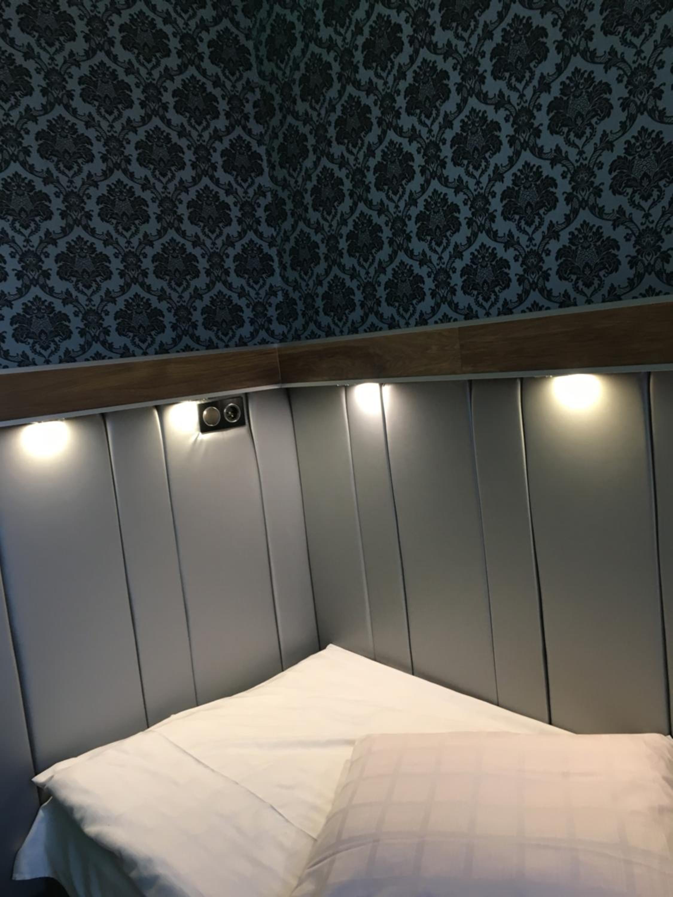 Twin Room - Photo 5