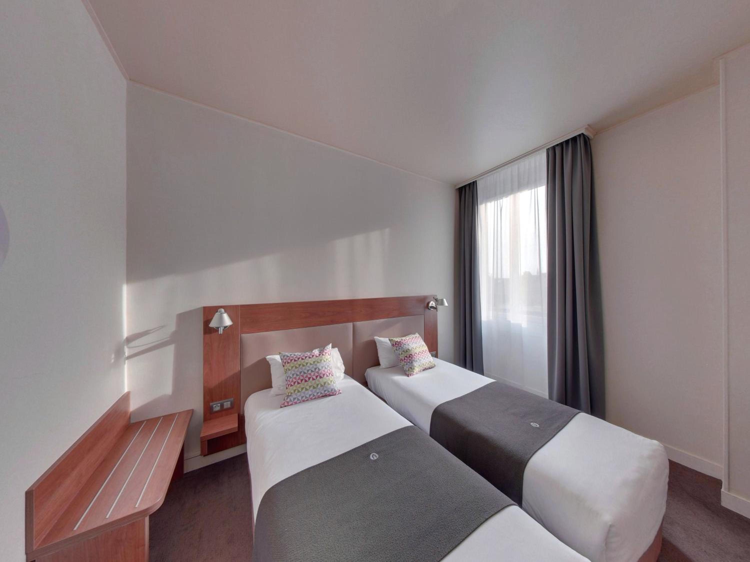 Standard Twin Room - Photo 6