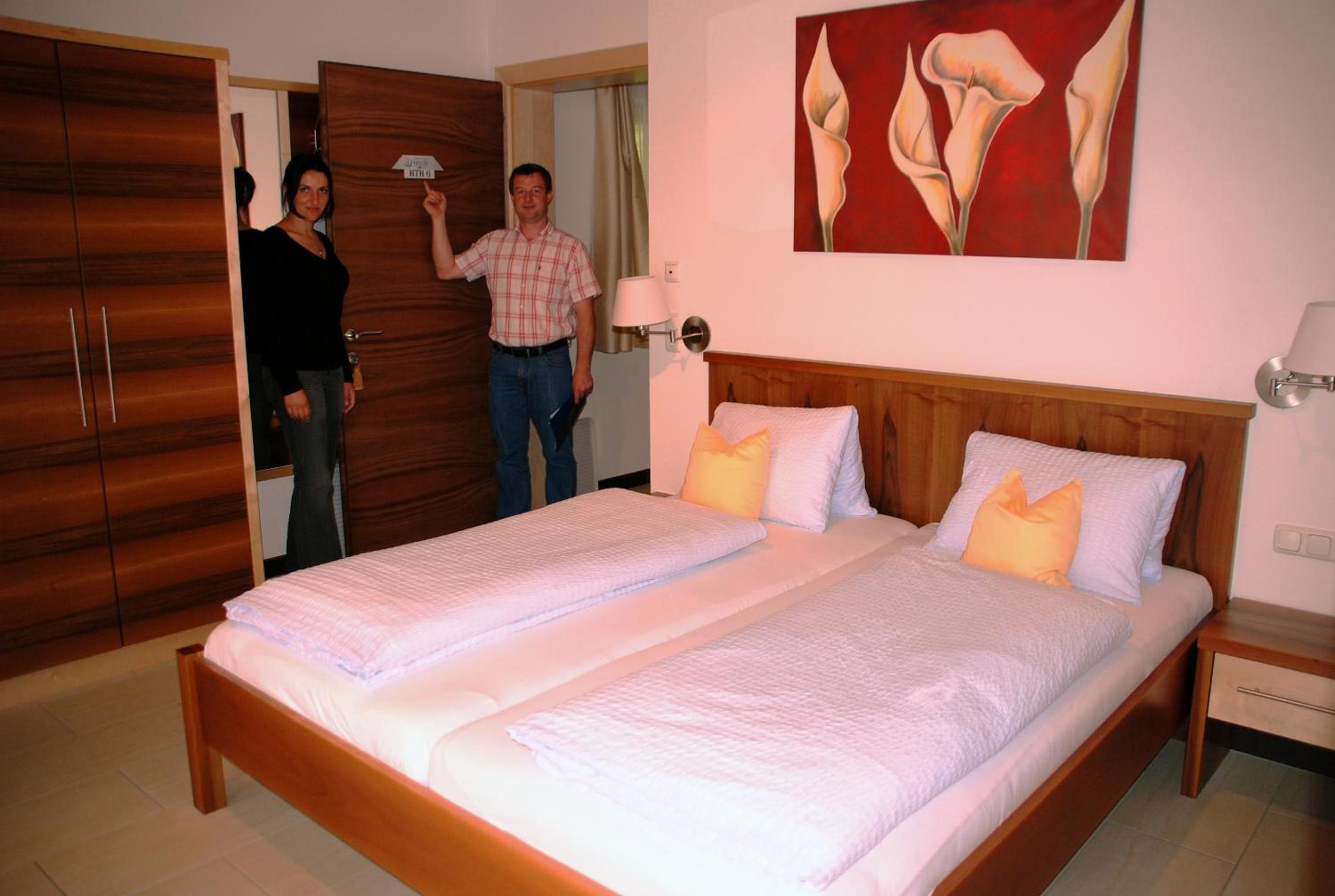Double Room with Balcony - Photo 3