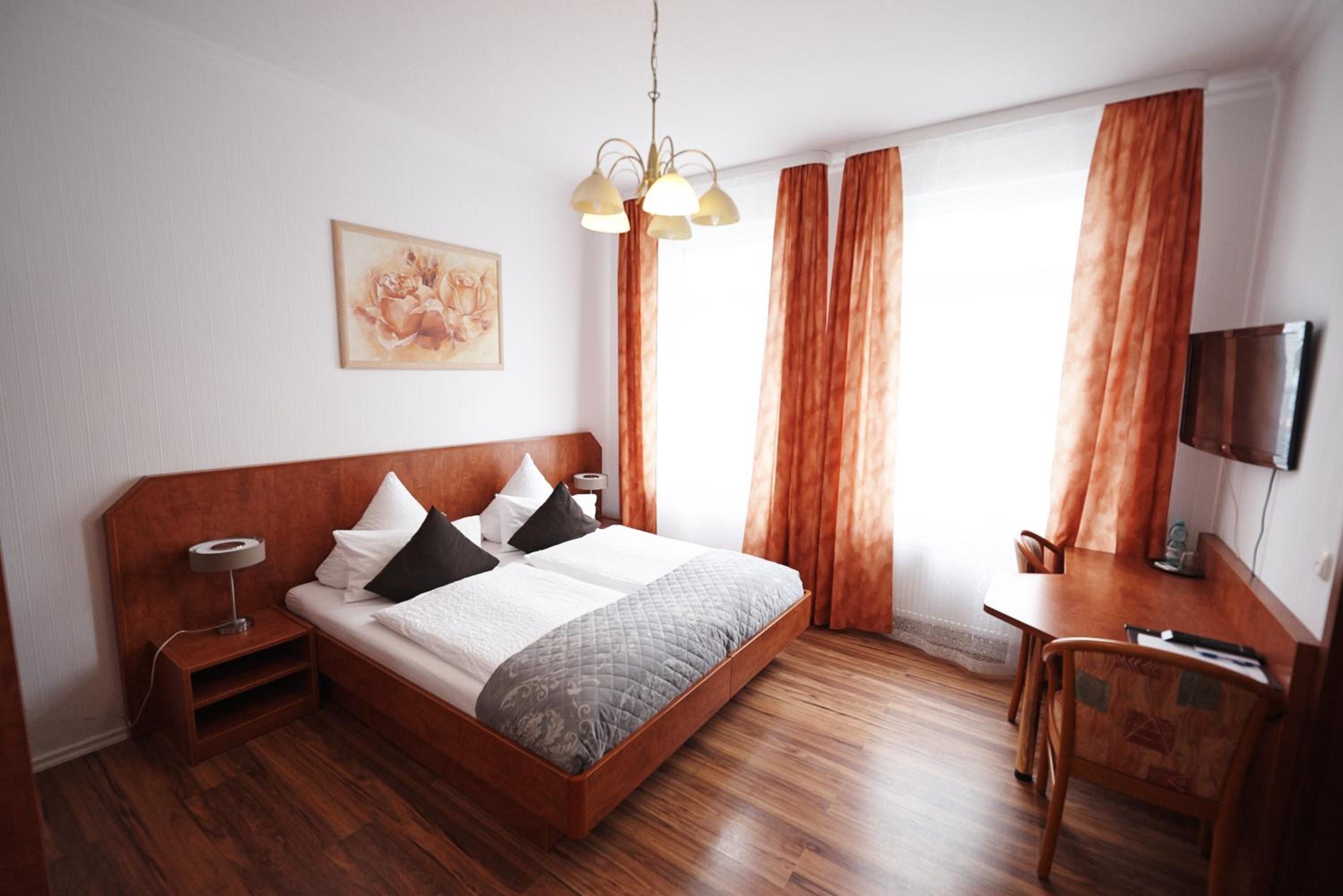 Double or Twin Room photo 3