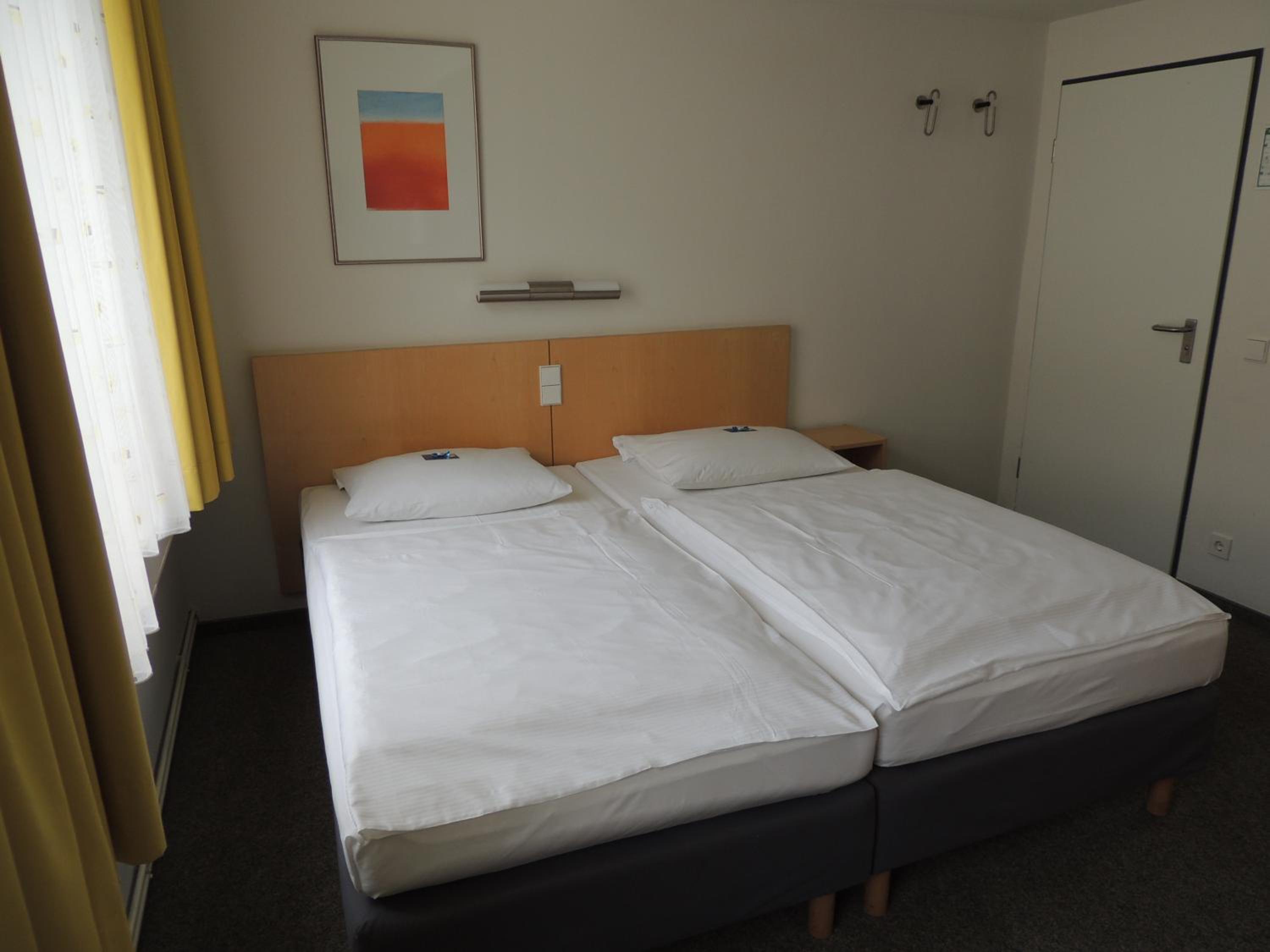 Twin Room - Photo 1
