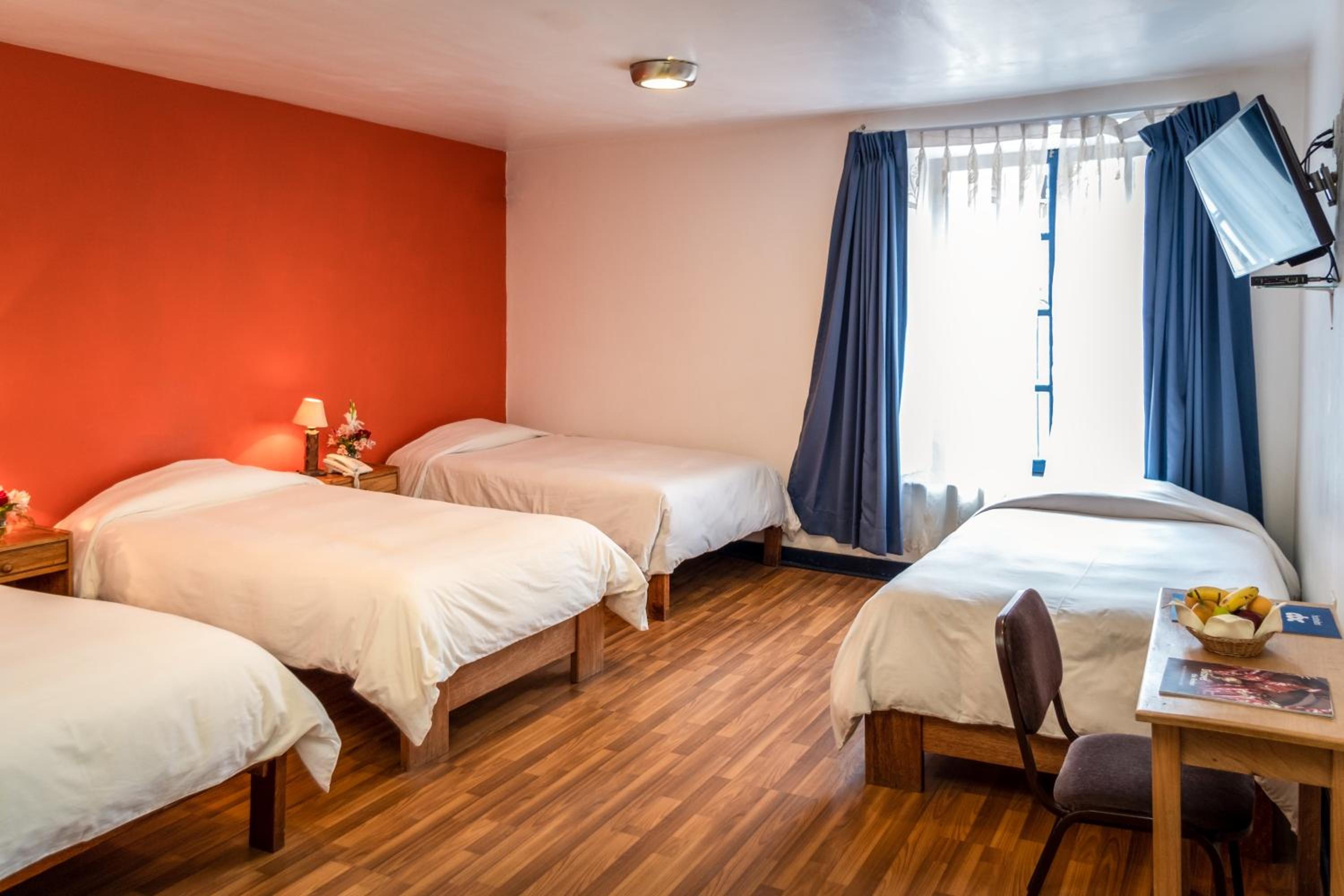 Quadruple Room with Private Bathroom photo 1