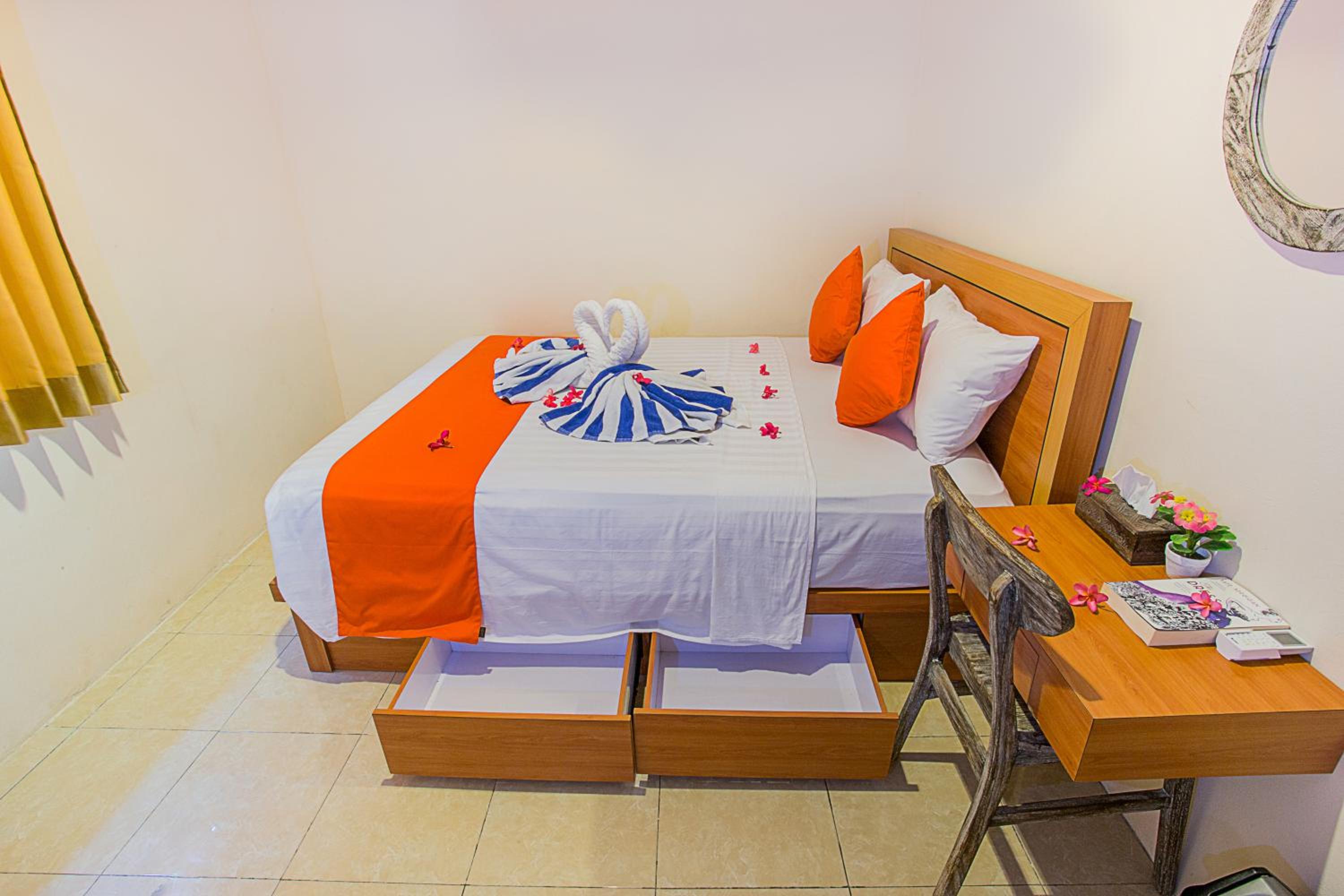 Double Room with Shared Bathroom photo 1
