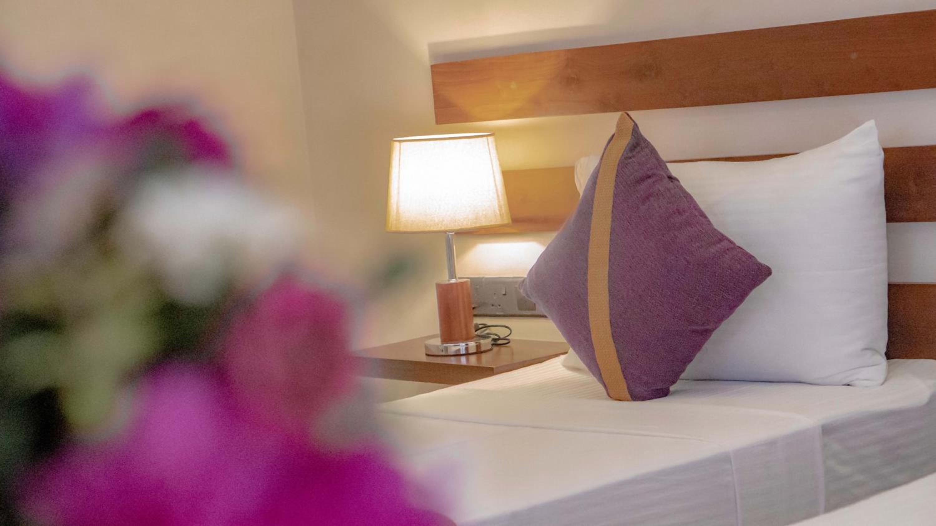 Deluxe Twin Room with Balcony & Canal View photo 3