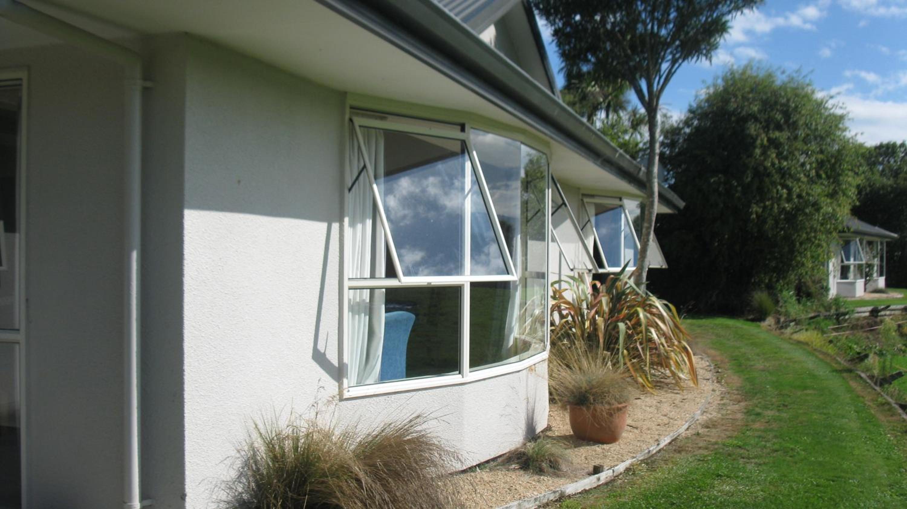 Large Two-Bedroom Apartment with Mountain View