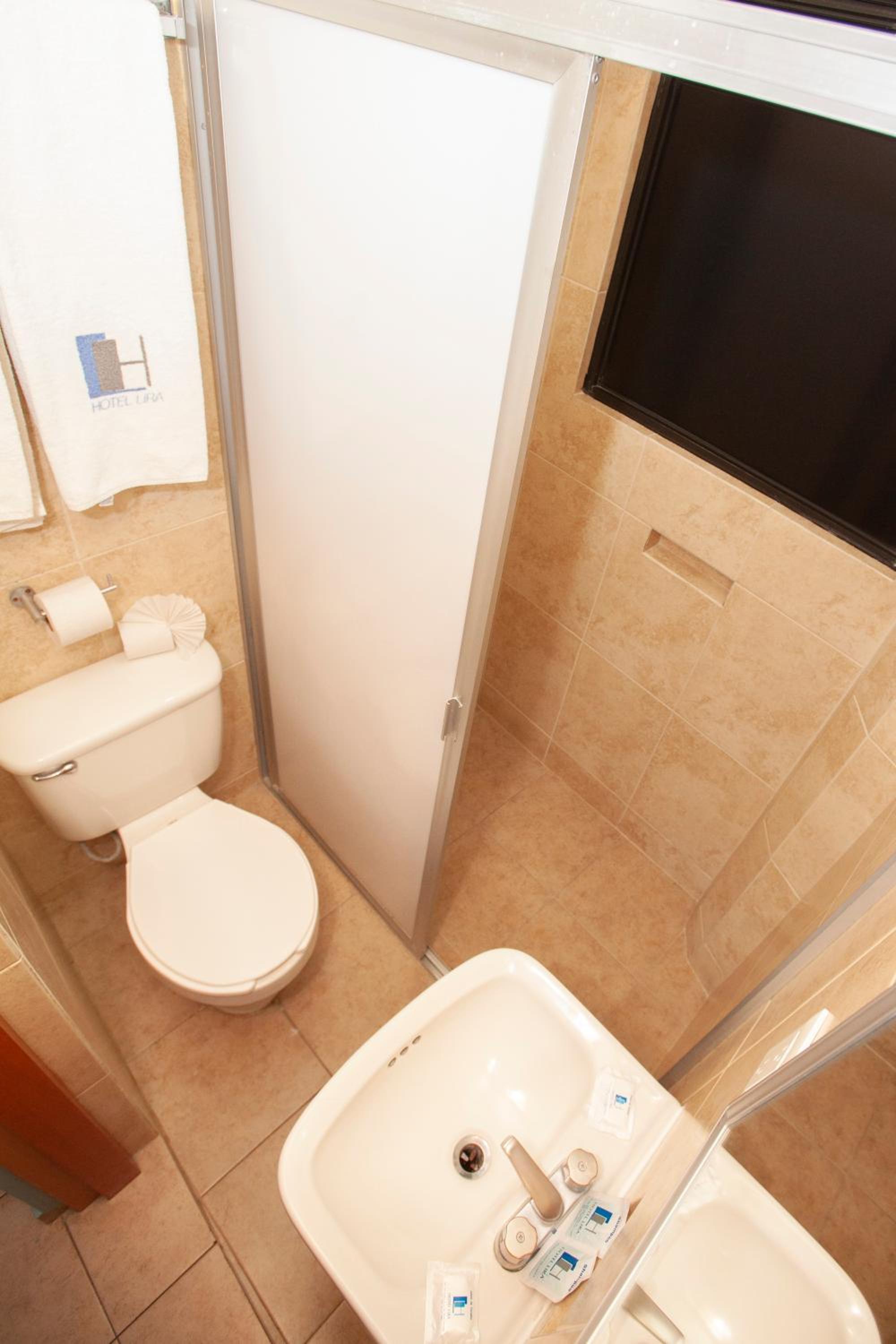 Double Room - Photo 2