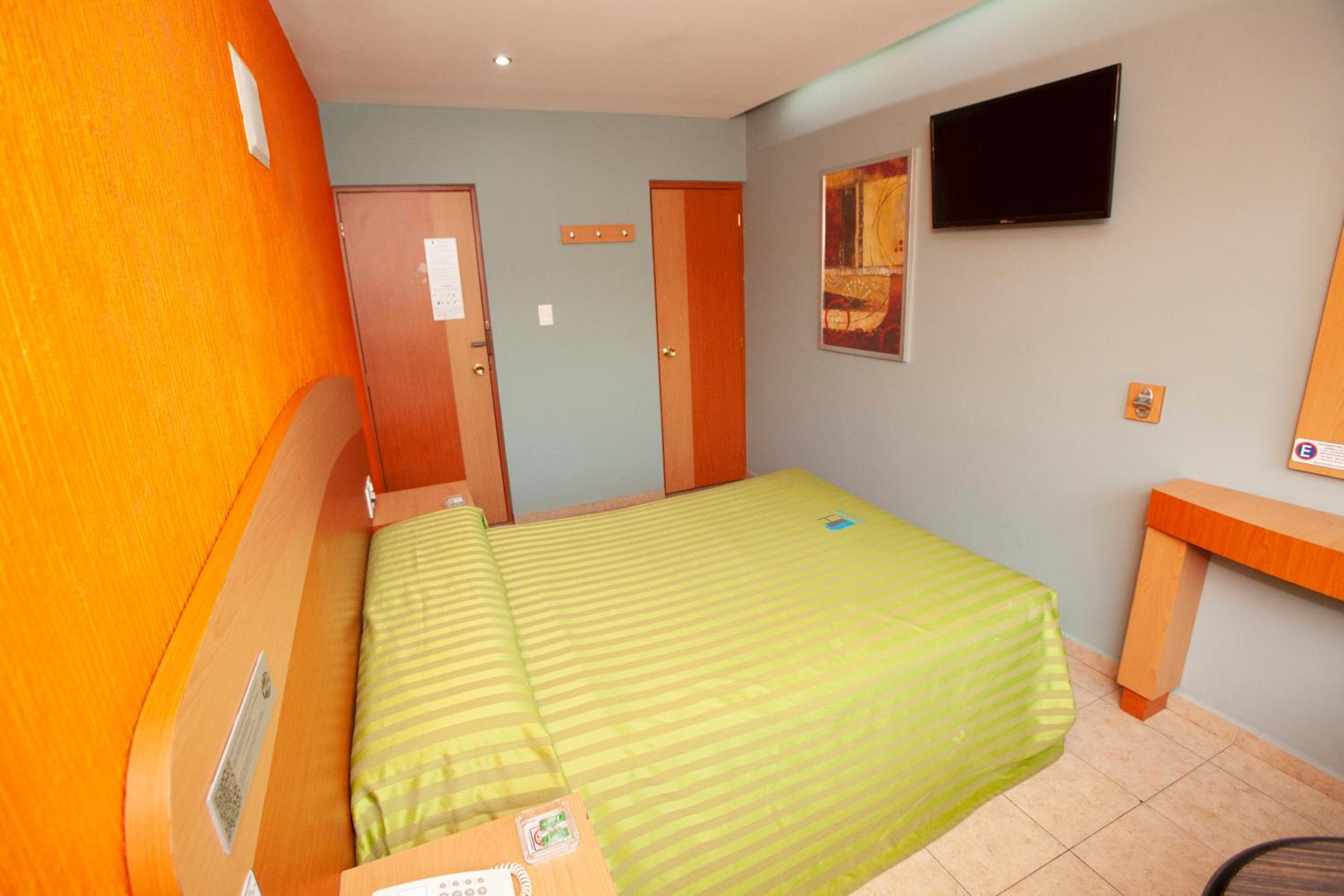 Double Room - Photo 6