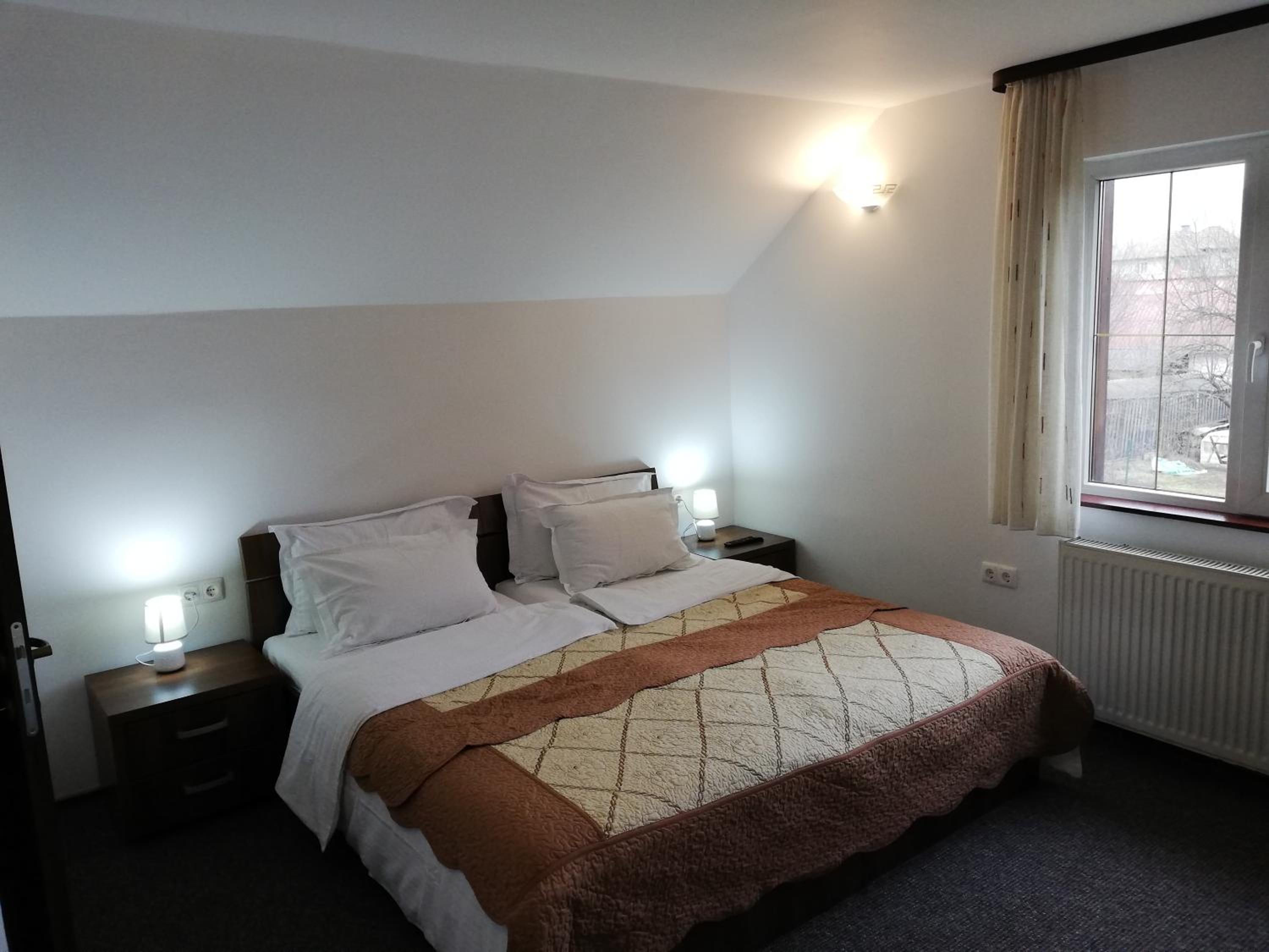 Twin Room - Photo 1