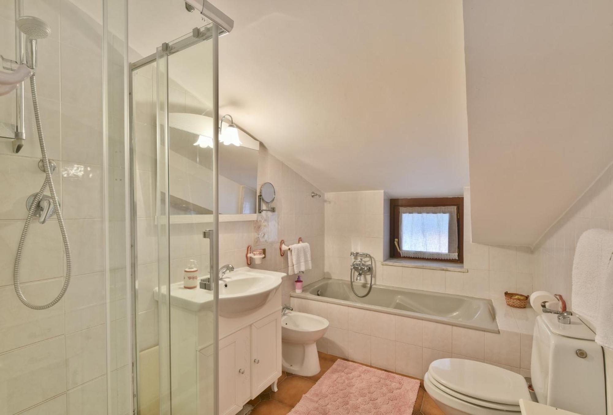 Two-Bedroom Apartment with Terrace photo 2