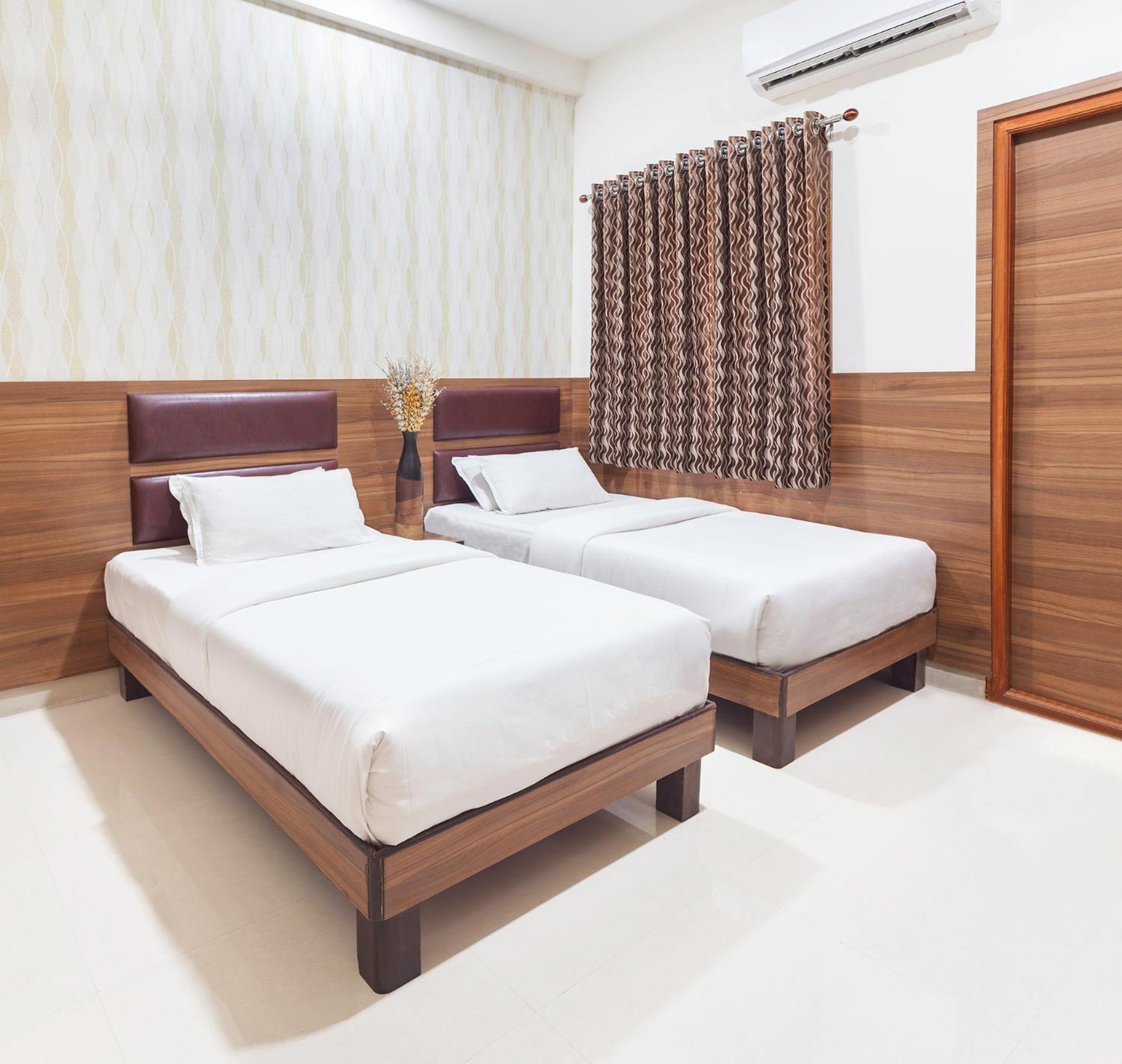 Double Compact A/C Room - Photo 1