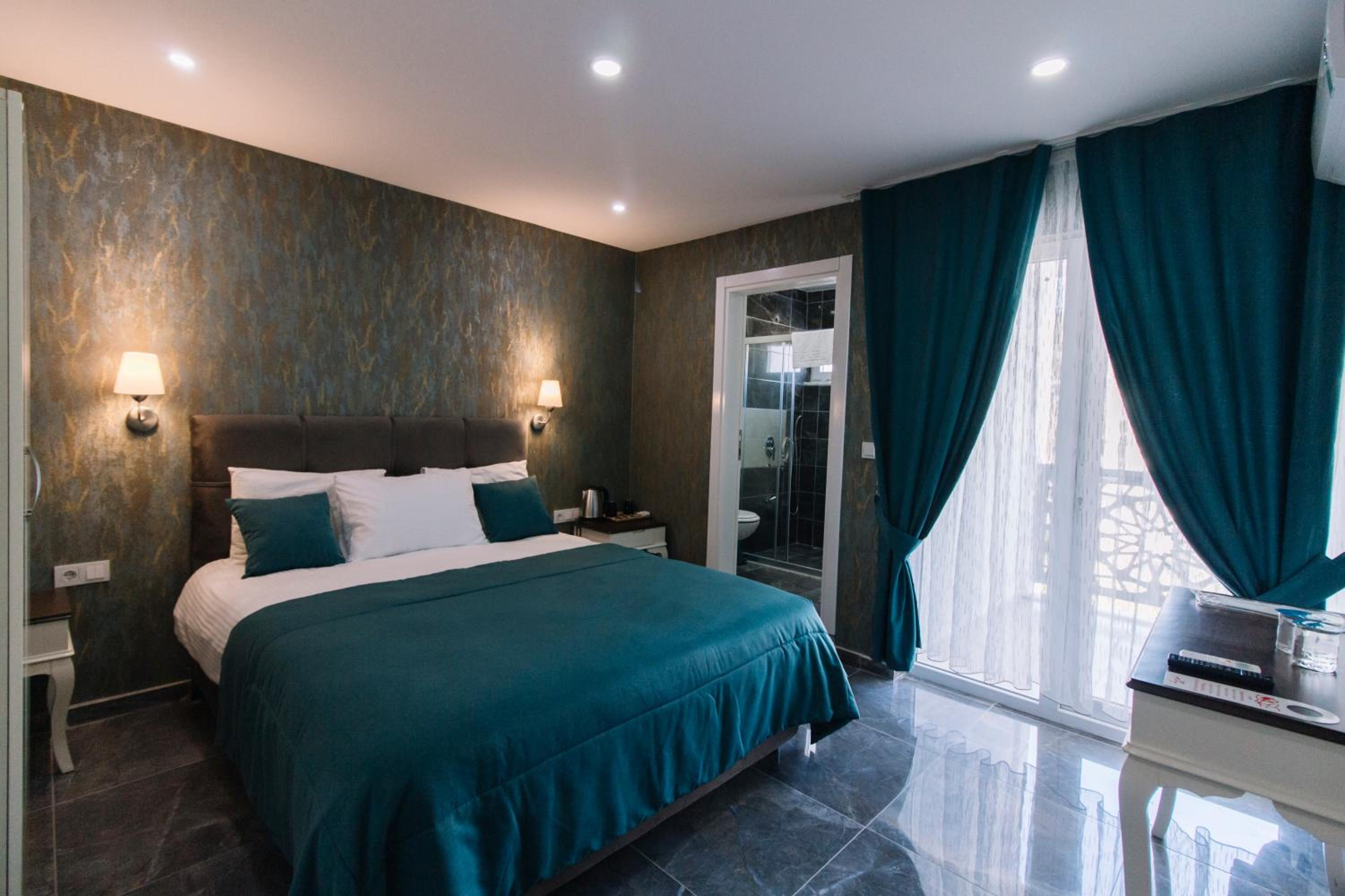 Double Room - Photo 9