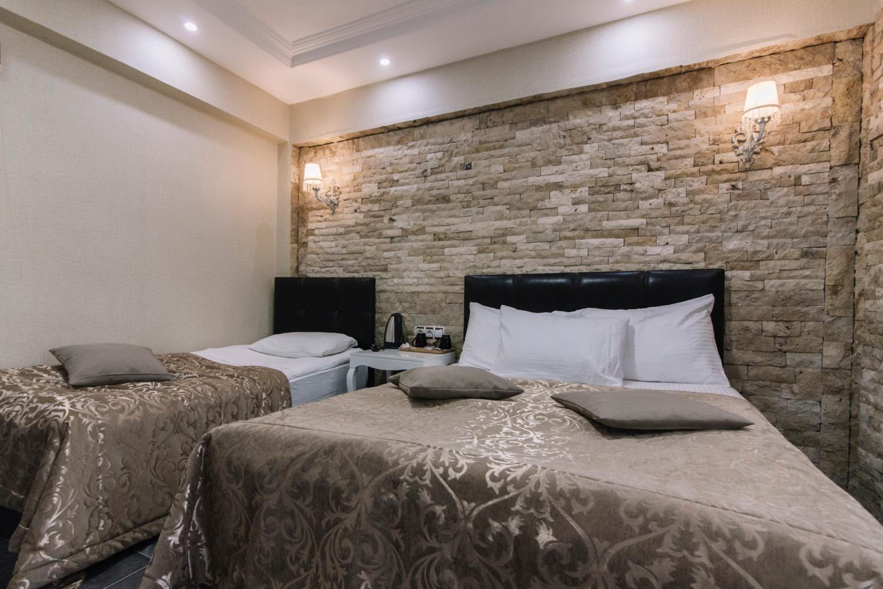 Double Room - Photo 3