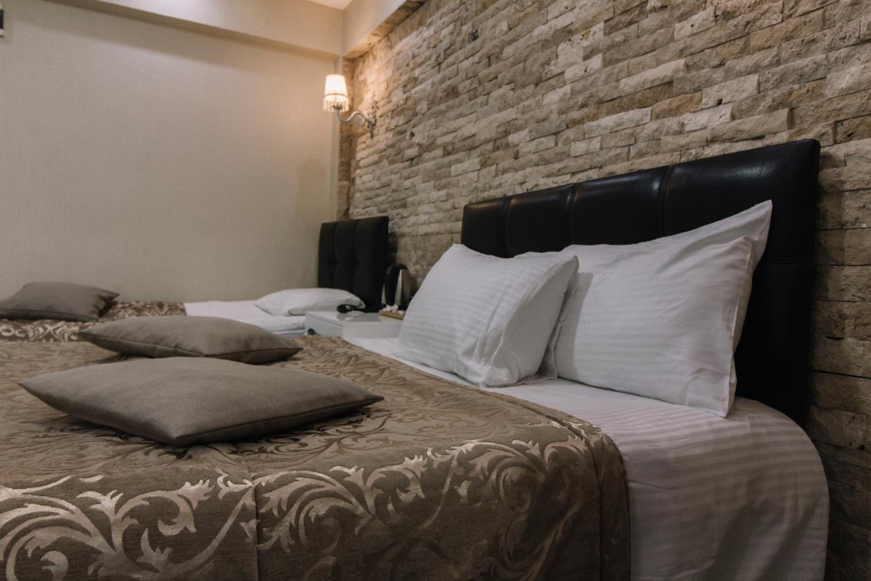 Double or Twin Room - Photo 25
