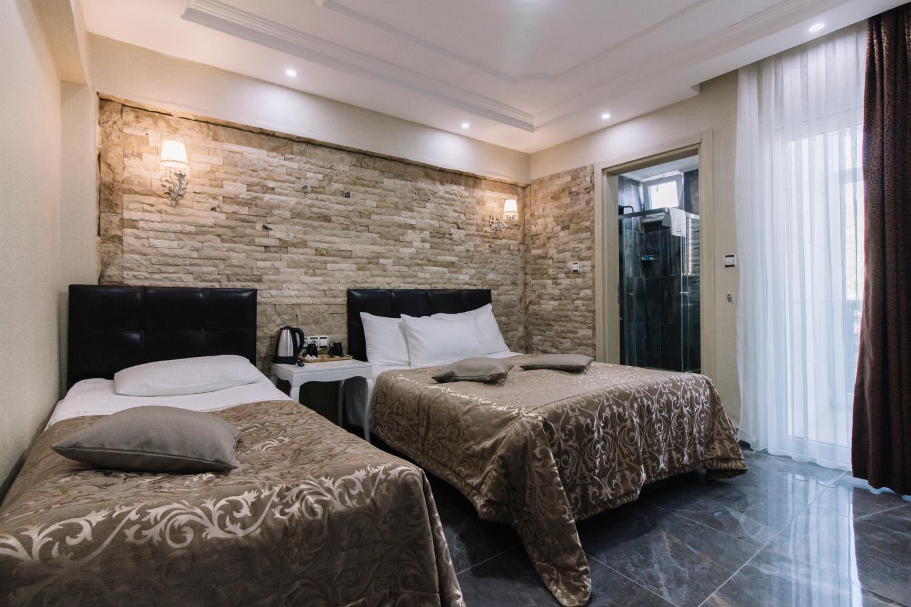 Triple Room - Photo 18