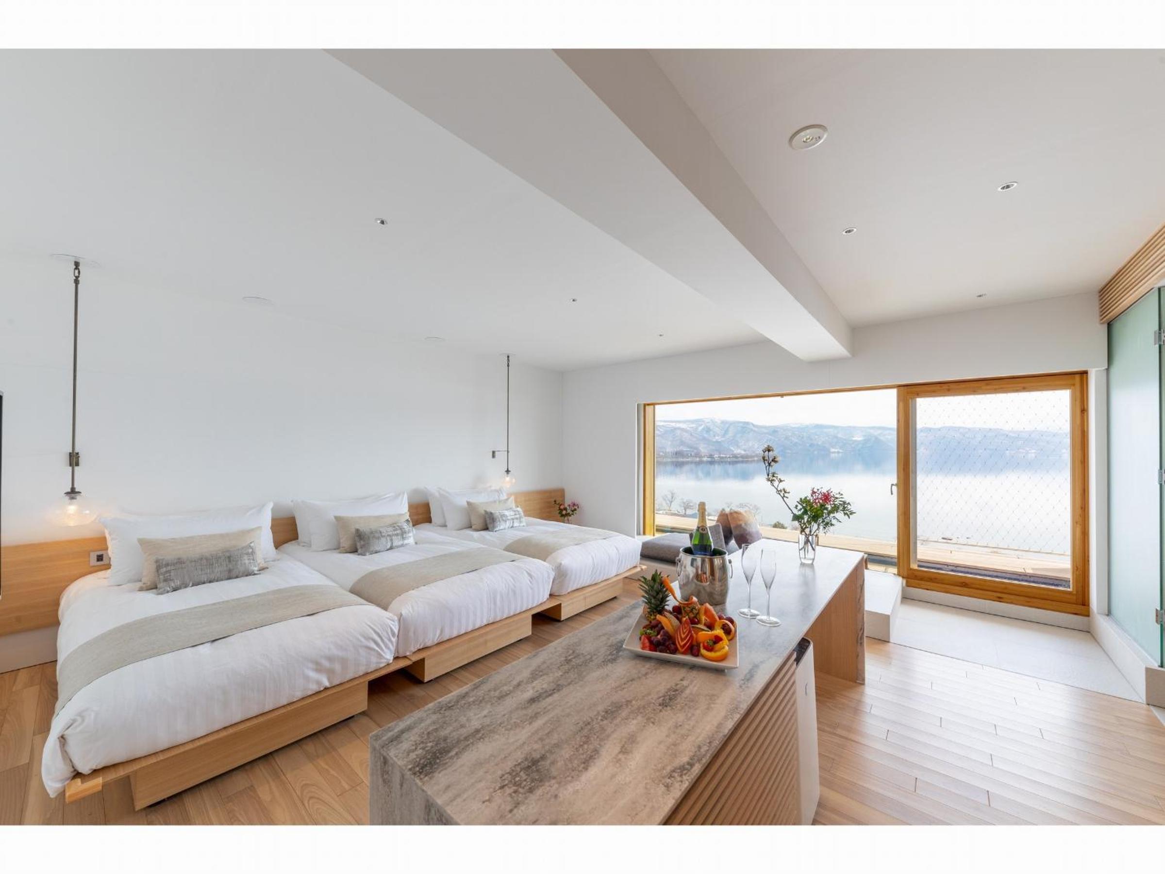 Triple Room with Lake View photo 1