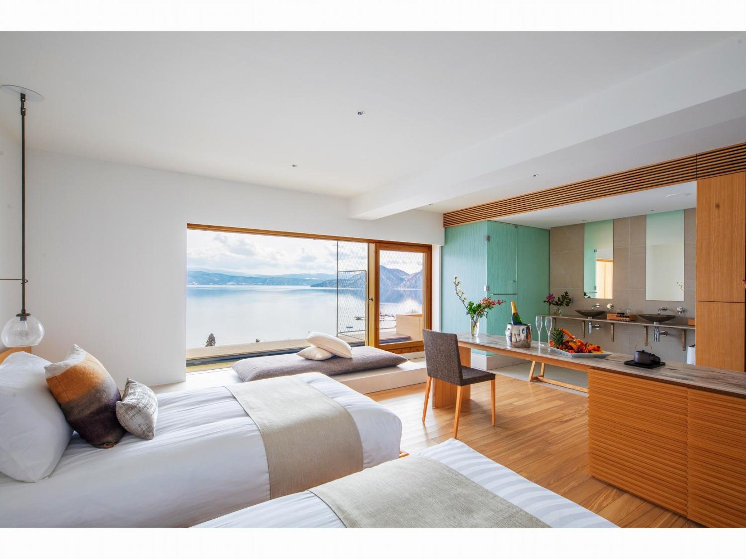 Twin Room with Lake View photo 1