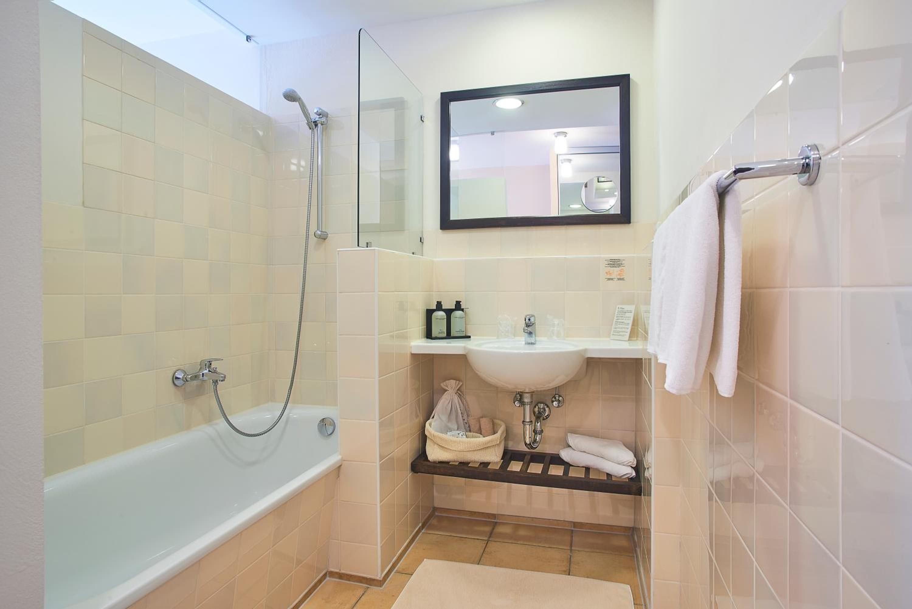 Superior Double Room - Photo 2
