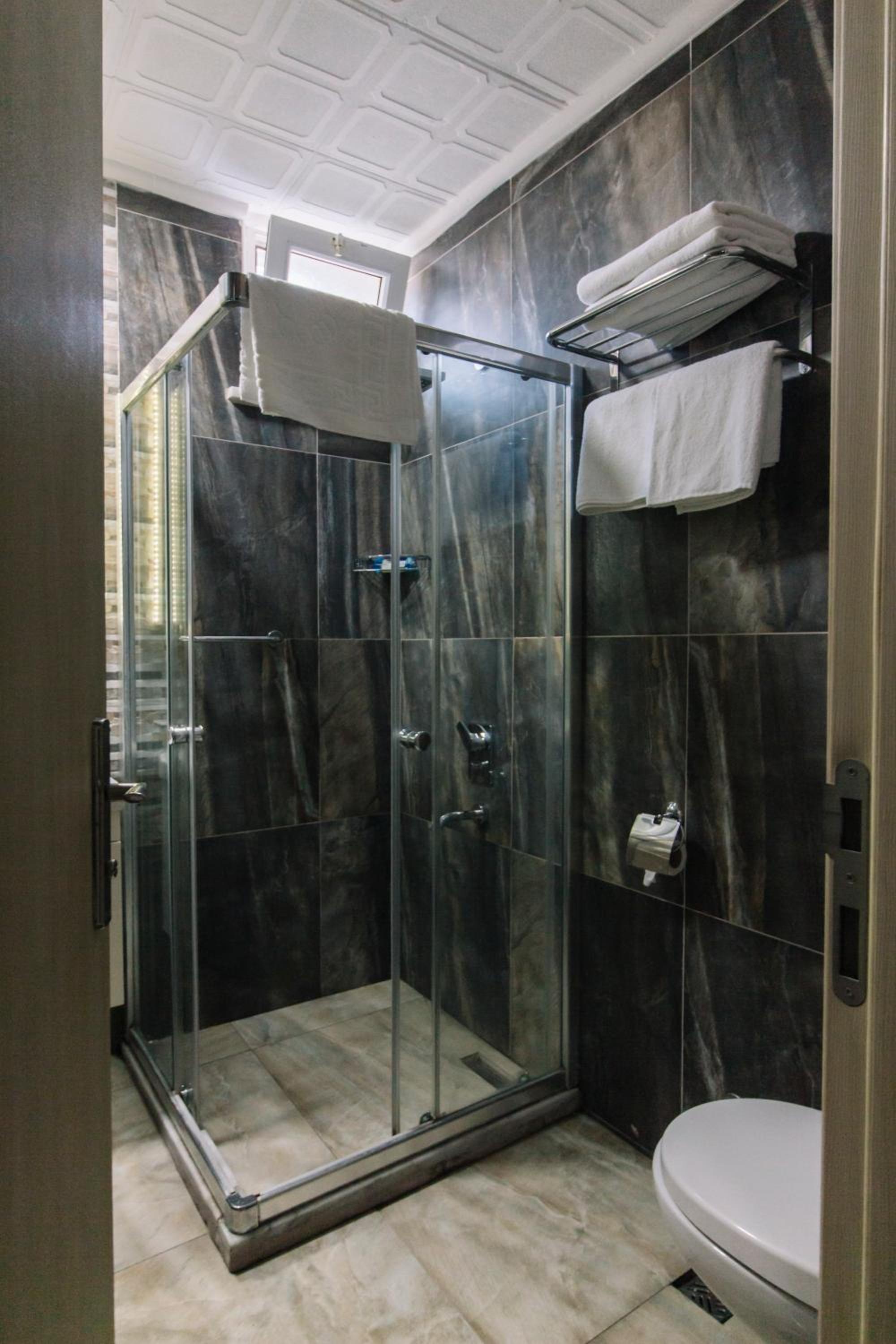 Double Room - Photo 25