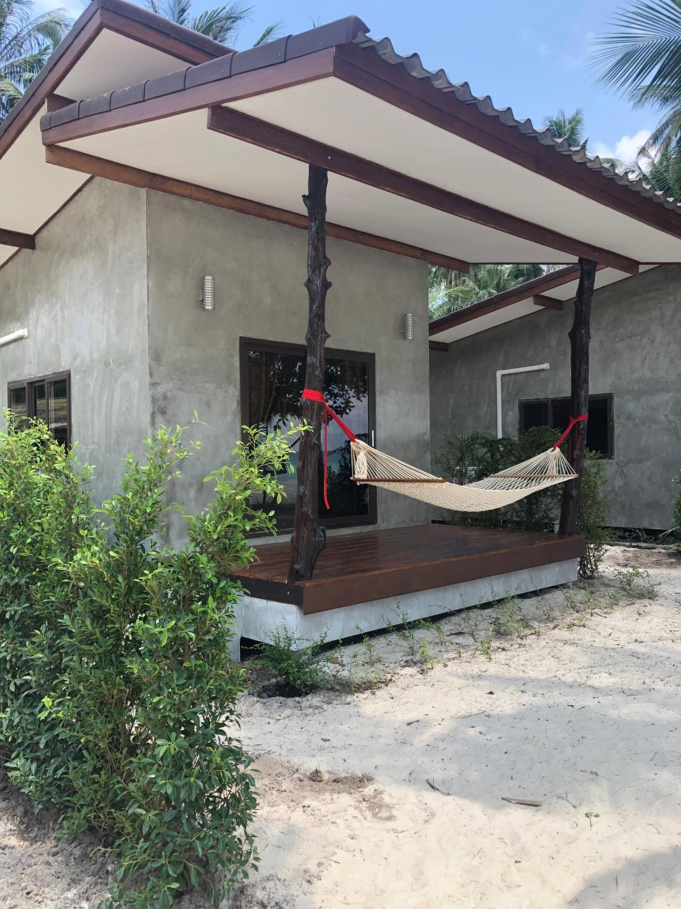 Bungalow - Beach Front - Photo 8