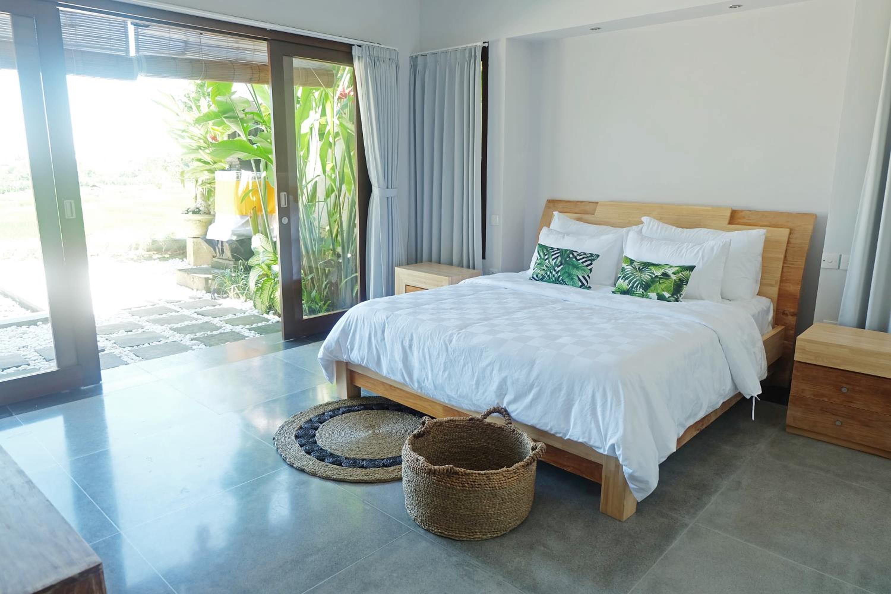 Villa - Photo 2