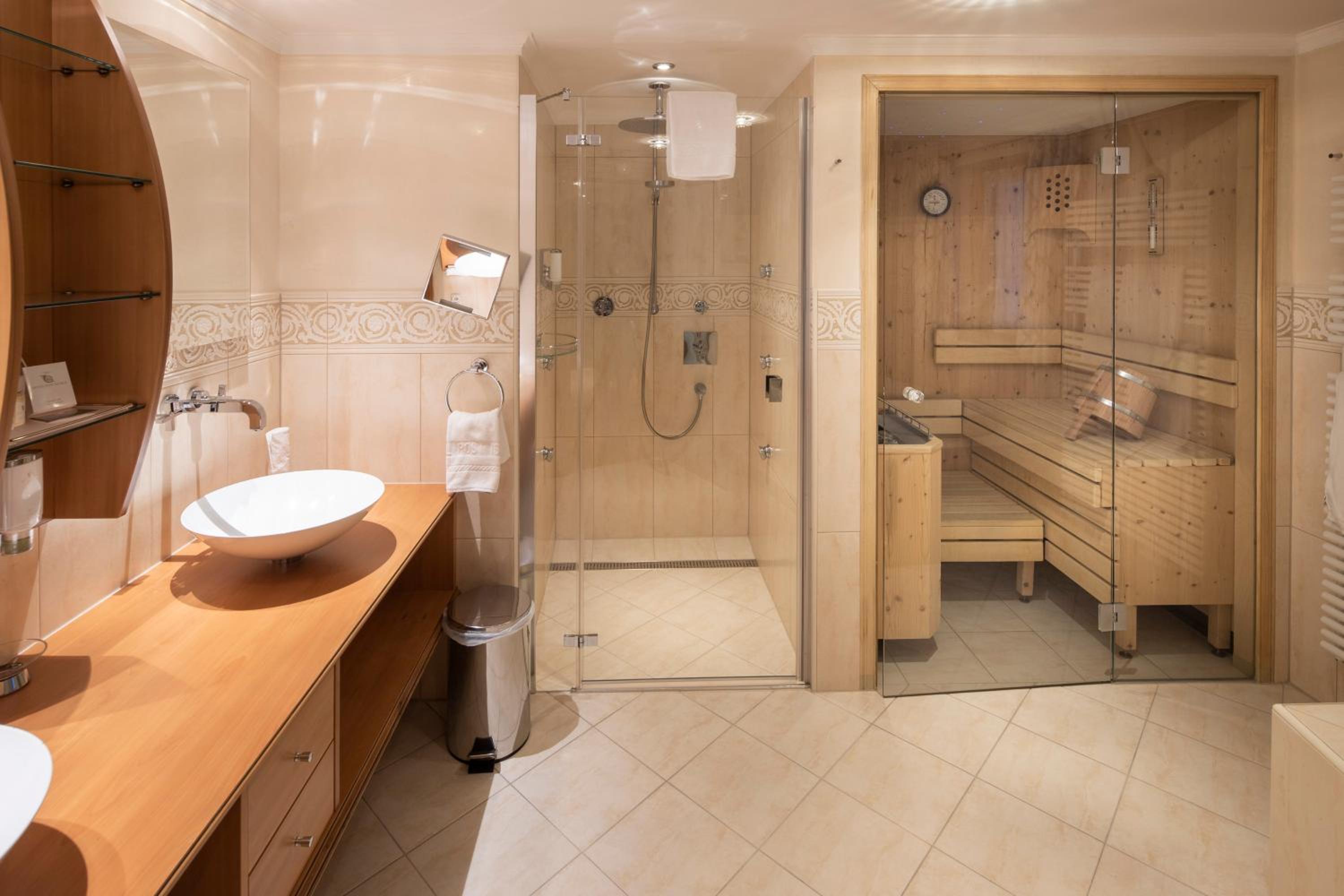 Suite with Sauna - Photo 6