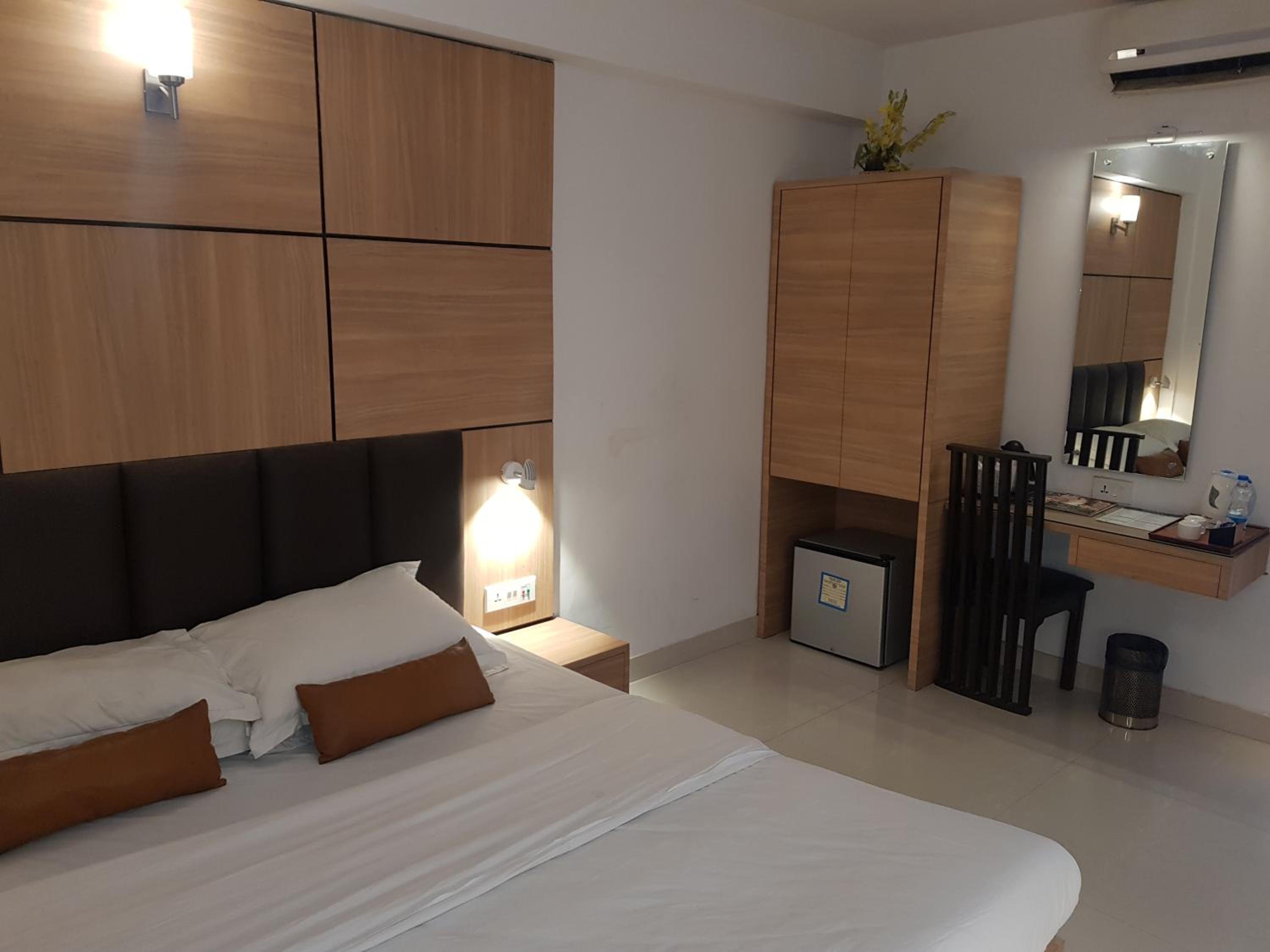 Deluxe Room - Photo 16