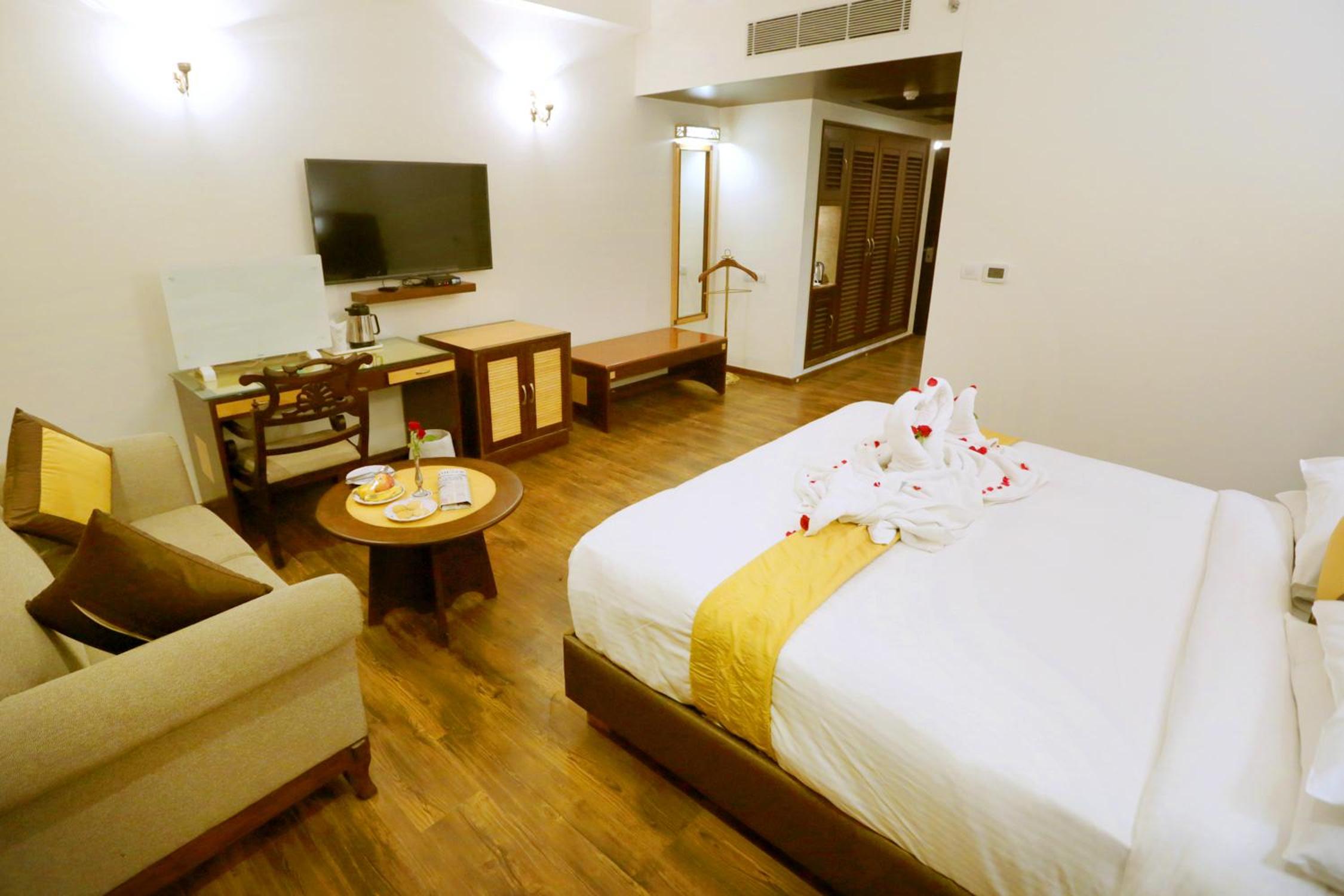 Suite - Photo 8