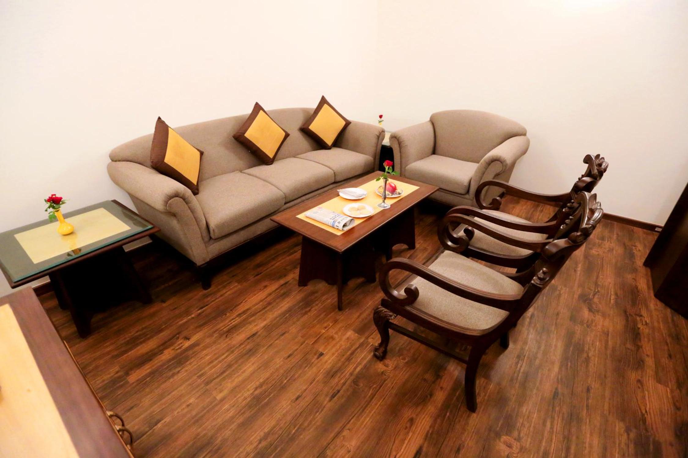 Suite - Photo 9