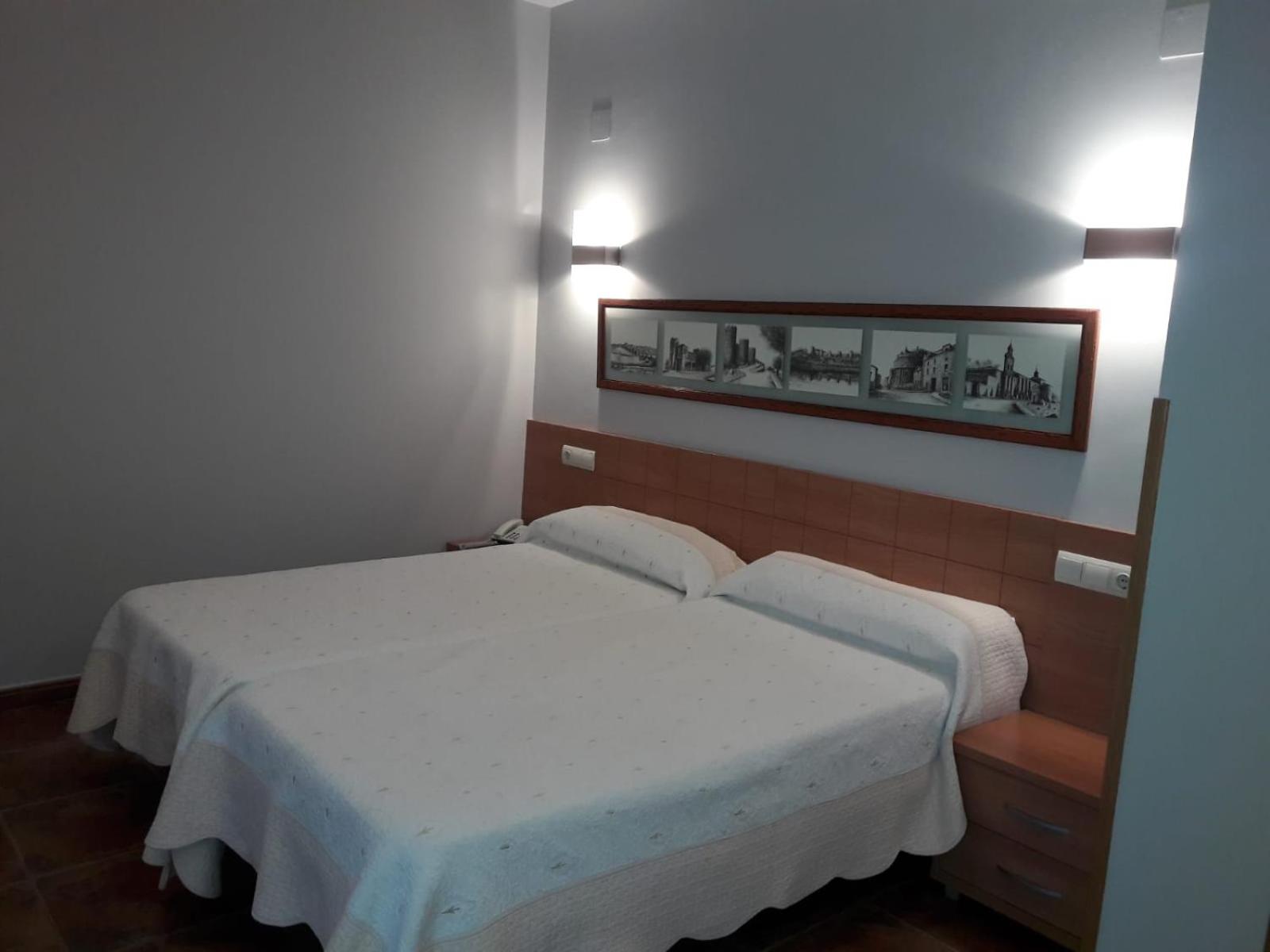 Double or Twin Room - Photo 15