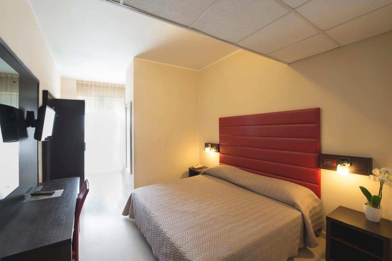 Superior Double or Twin Room photo 3