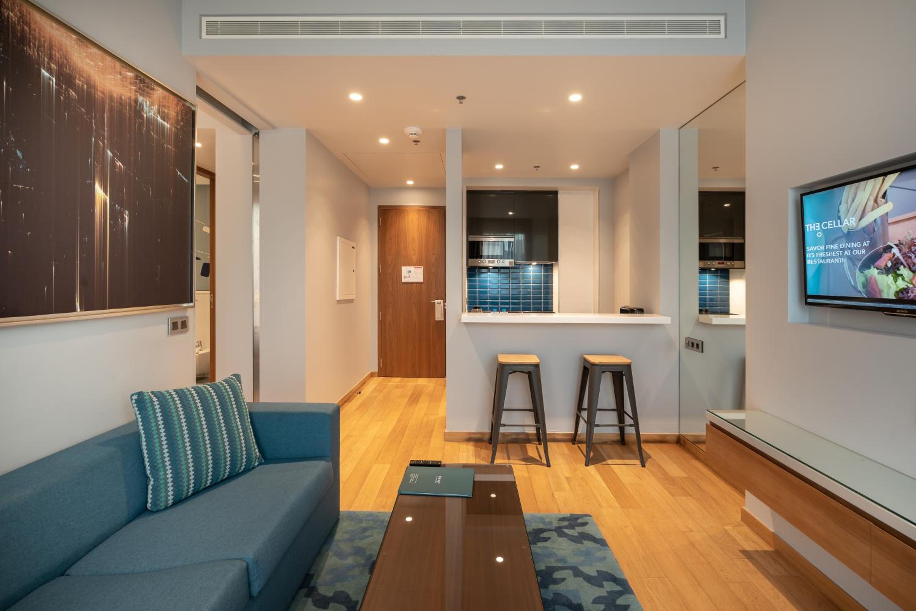 Luxury One-Bedroom Apartment photo 1