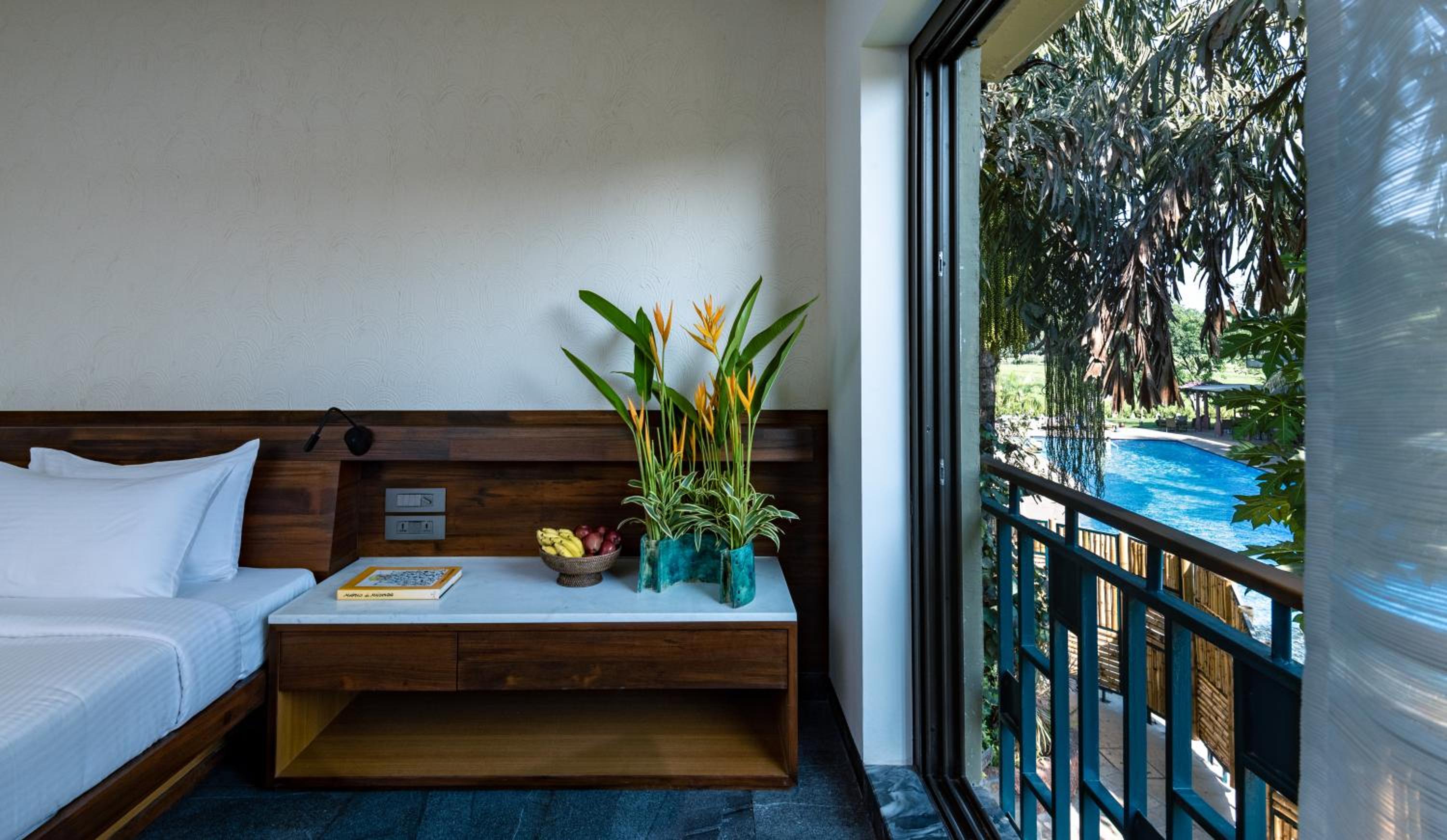 Superior Double Room with Pool View -  15% Food & Soft Beverages discount on A-la-carte (till 30th Sep) - Photo 11