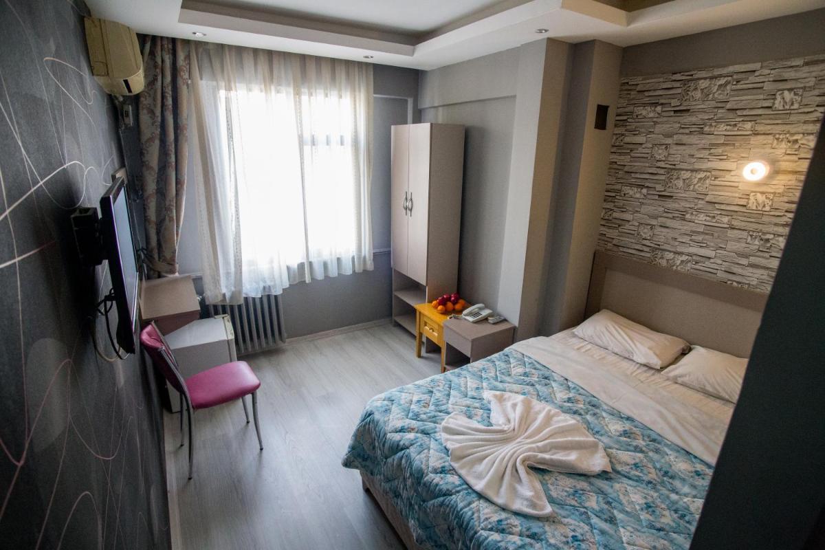 Single Room with Bathroom photo 1