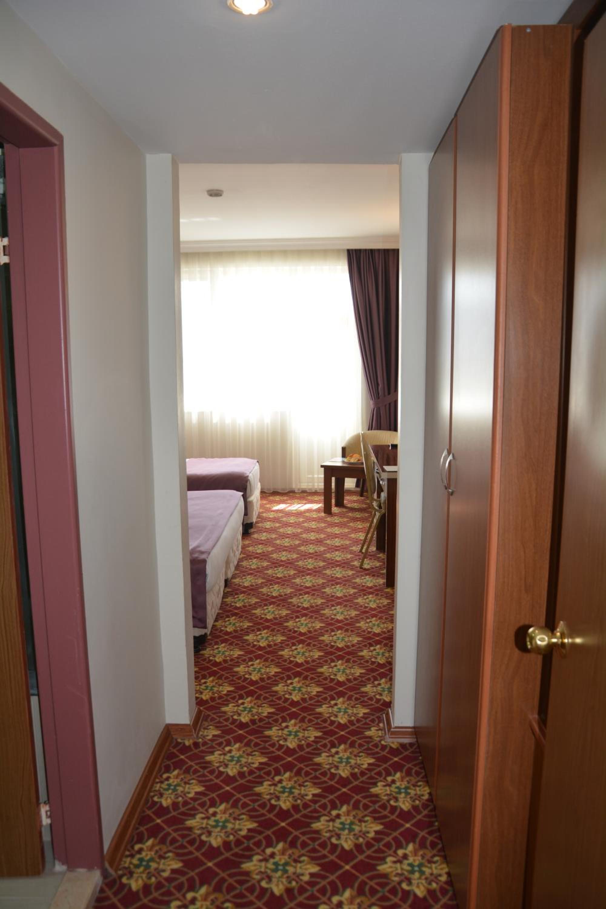 Standard Triple Room photo 2