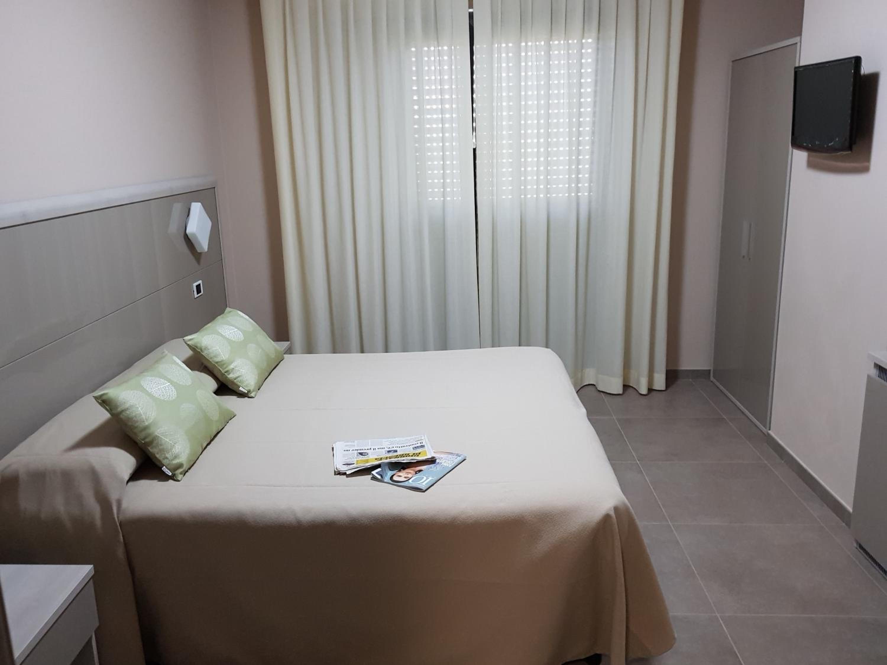 Double or Twin Room - Photo 1